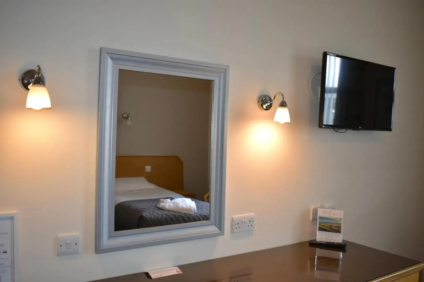 Twin Room with View in The Little Haven Hotel On The Beach Twin Room with View in The Little Haven Hotel On The Beach