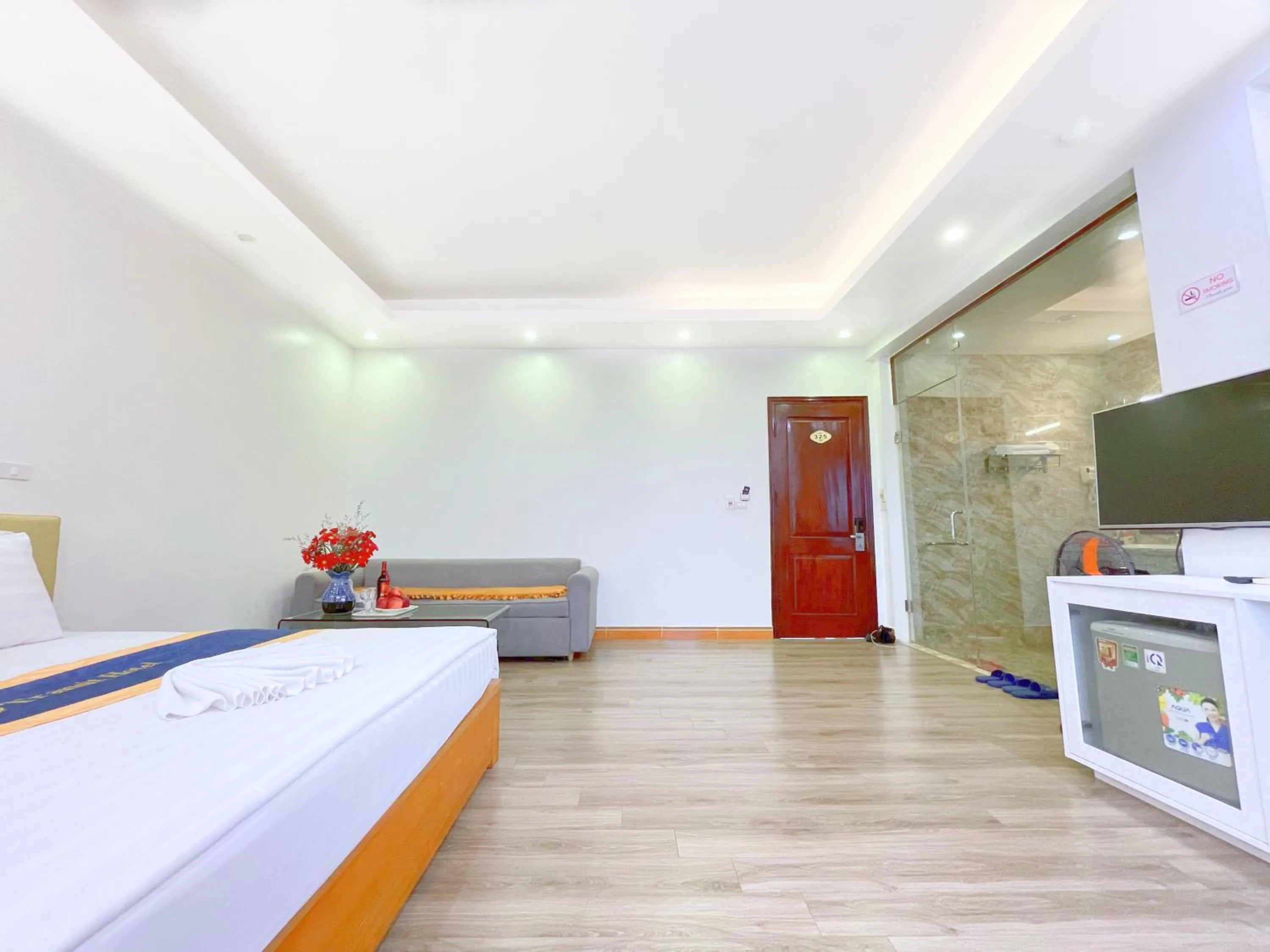 Photo of the whole room, Bed in HAAP Transit Hotel