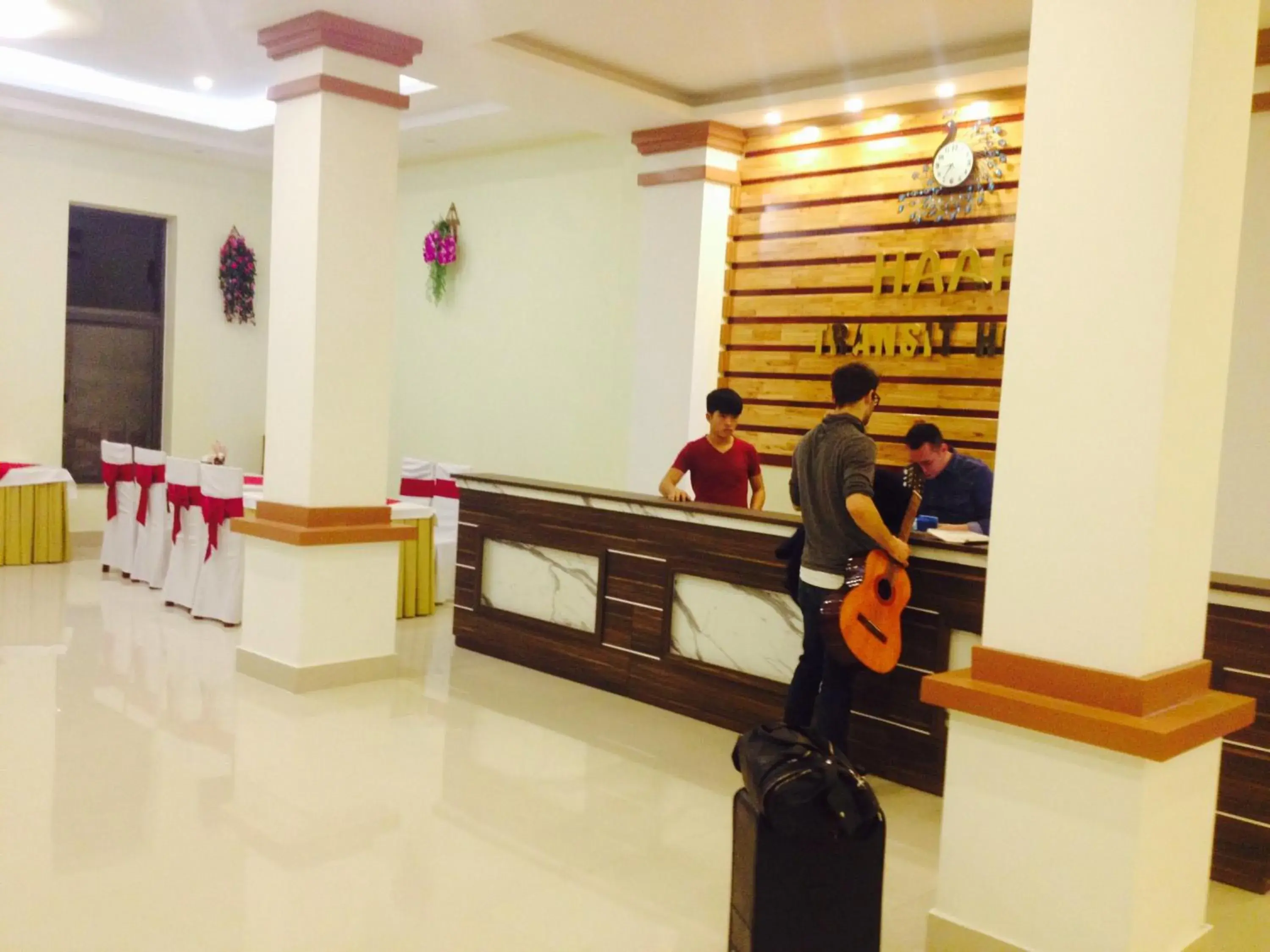 Restaurant/places to eat in HAAP Transit Hotel Restaurant/places to eat in HAAP Transit Hotel