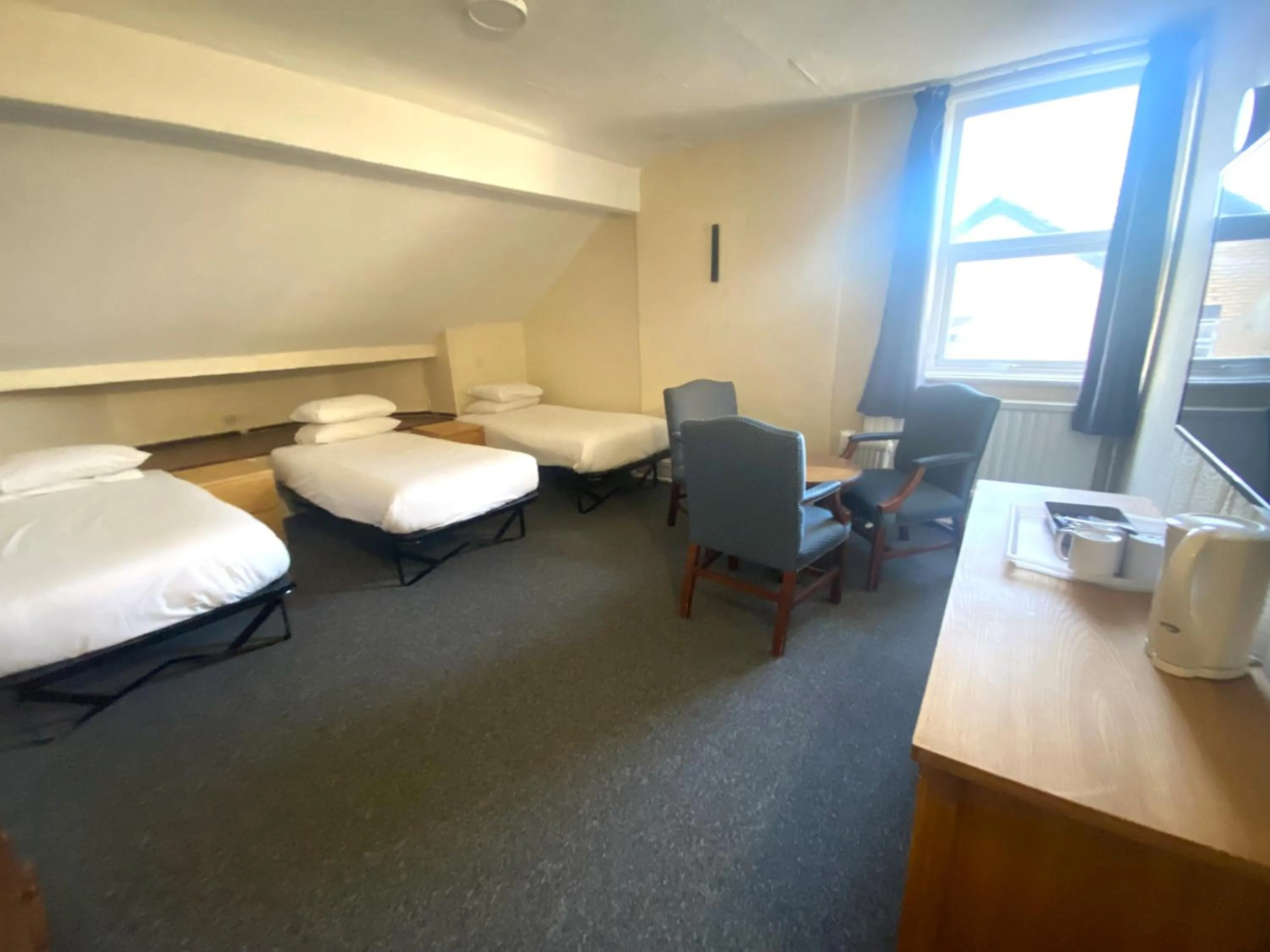 Bedroom, Bed in Hotel 346