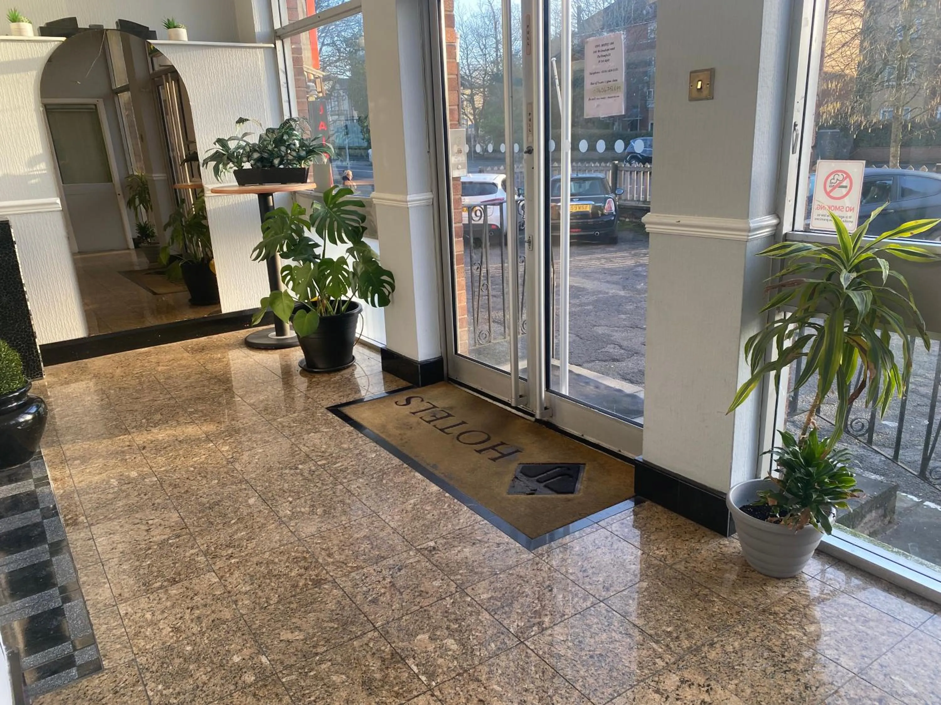 Facade/entrance in Hotel 346