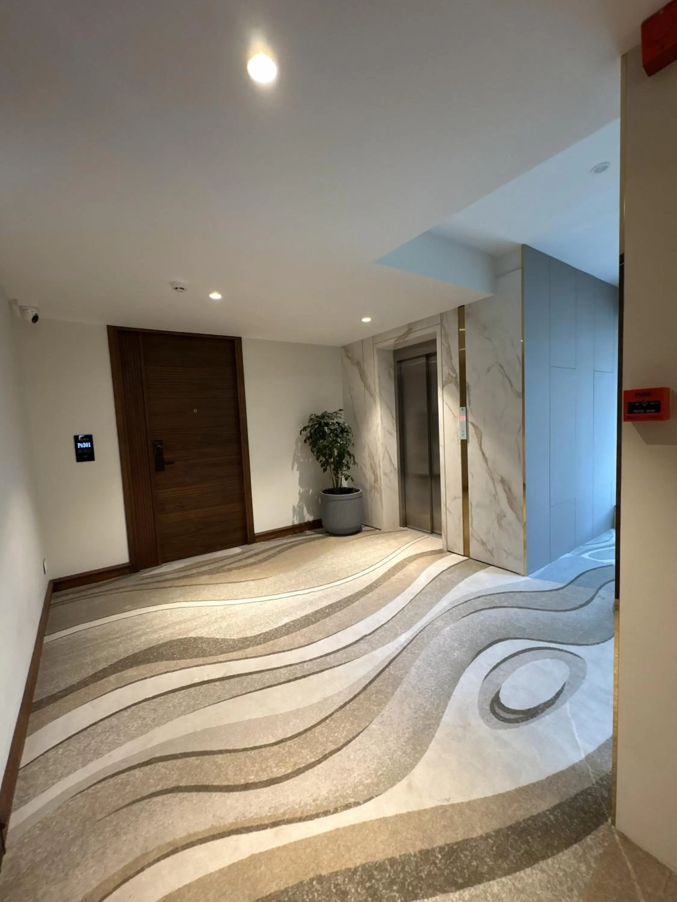 elevator in Zipp Hotel Rosalba