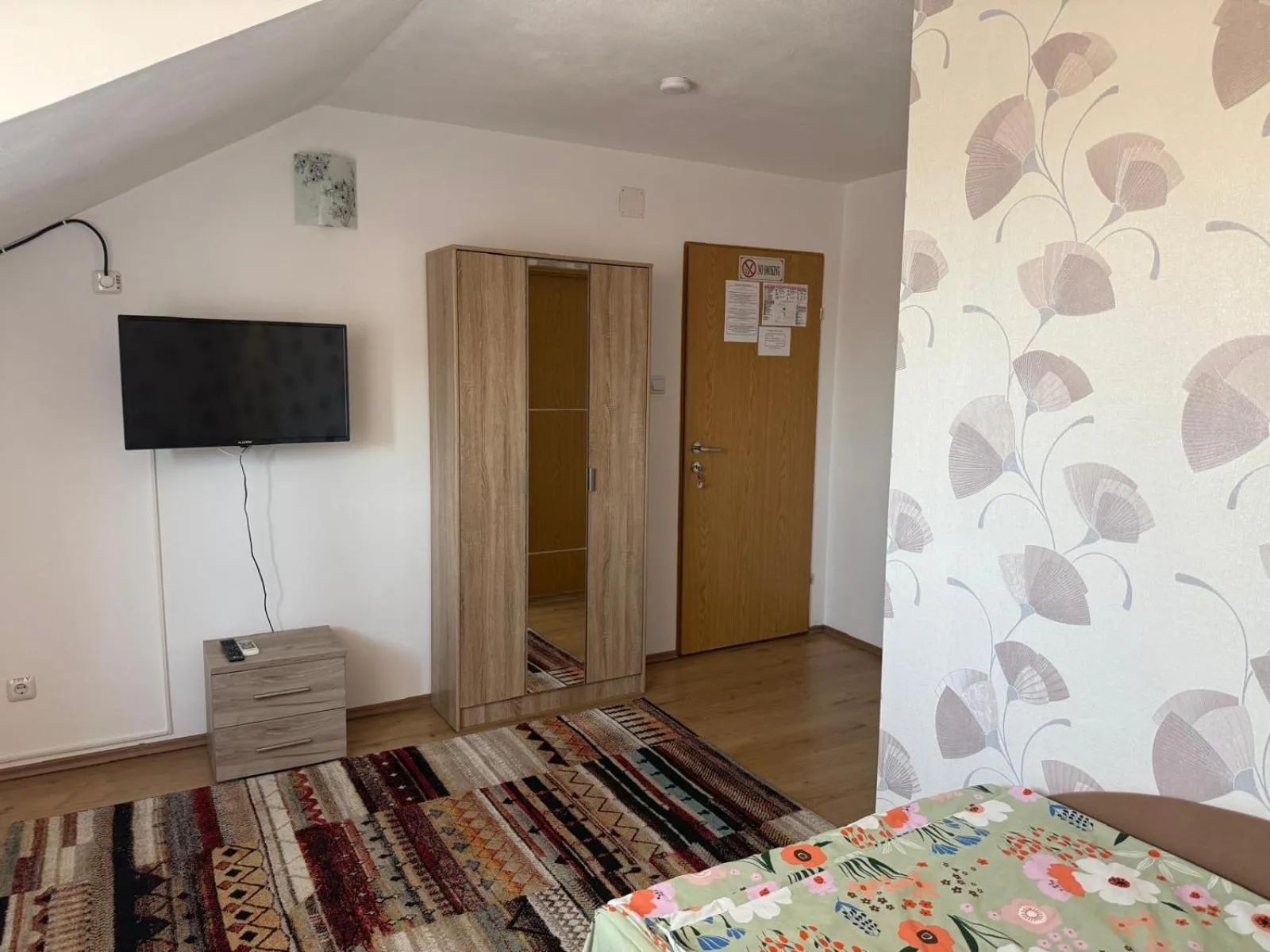 TV and multimedia, Bed in Pensiunea Vladut Timisoara