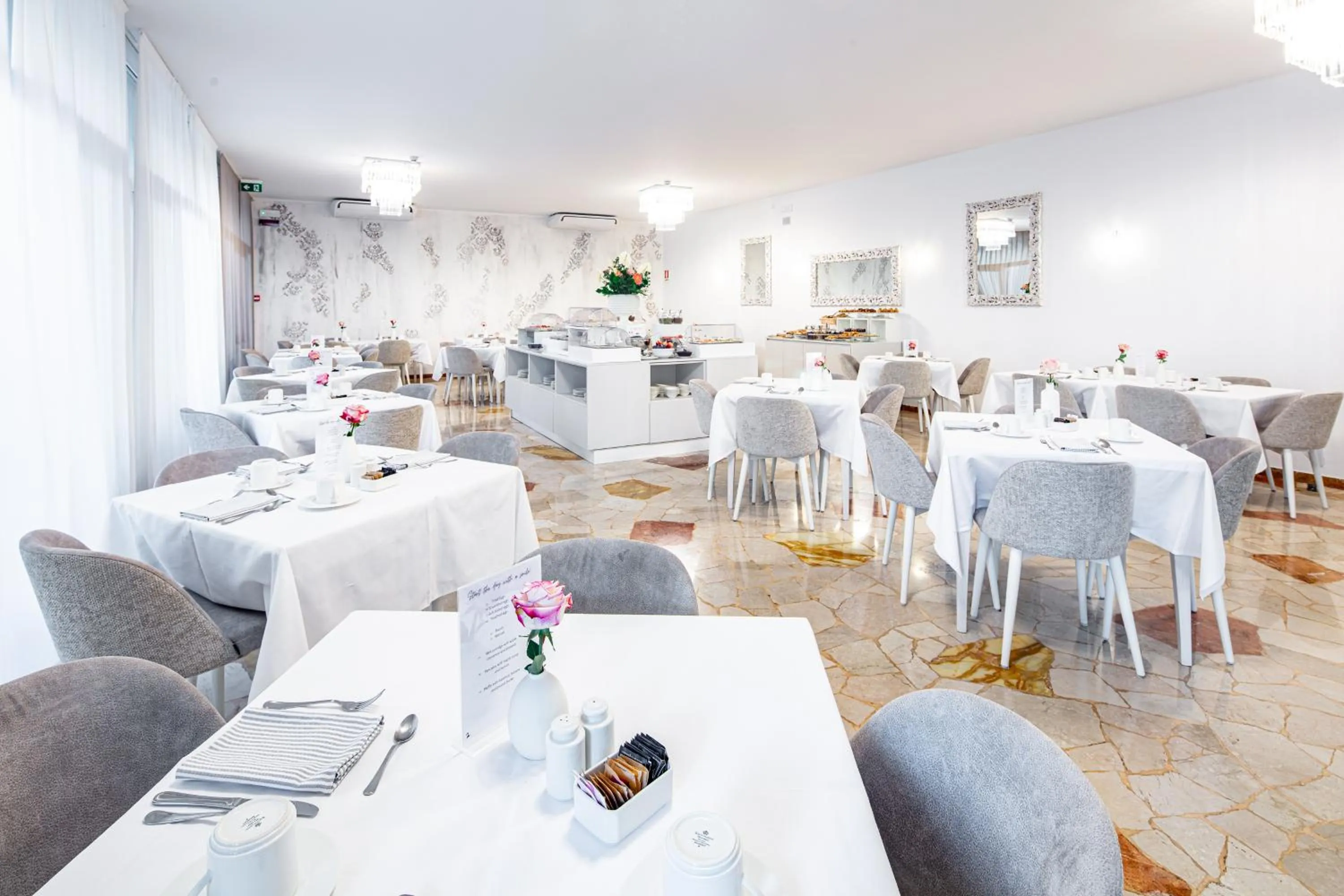 Lounge or bar in Hotel Centrale