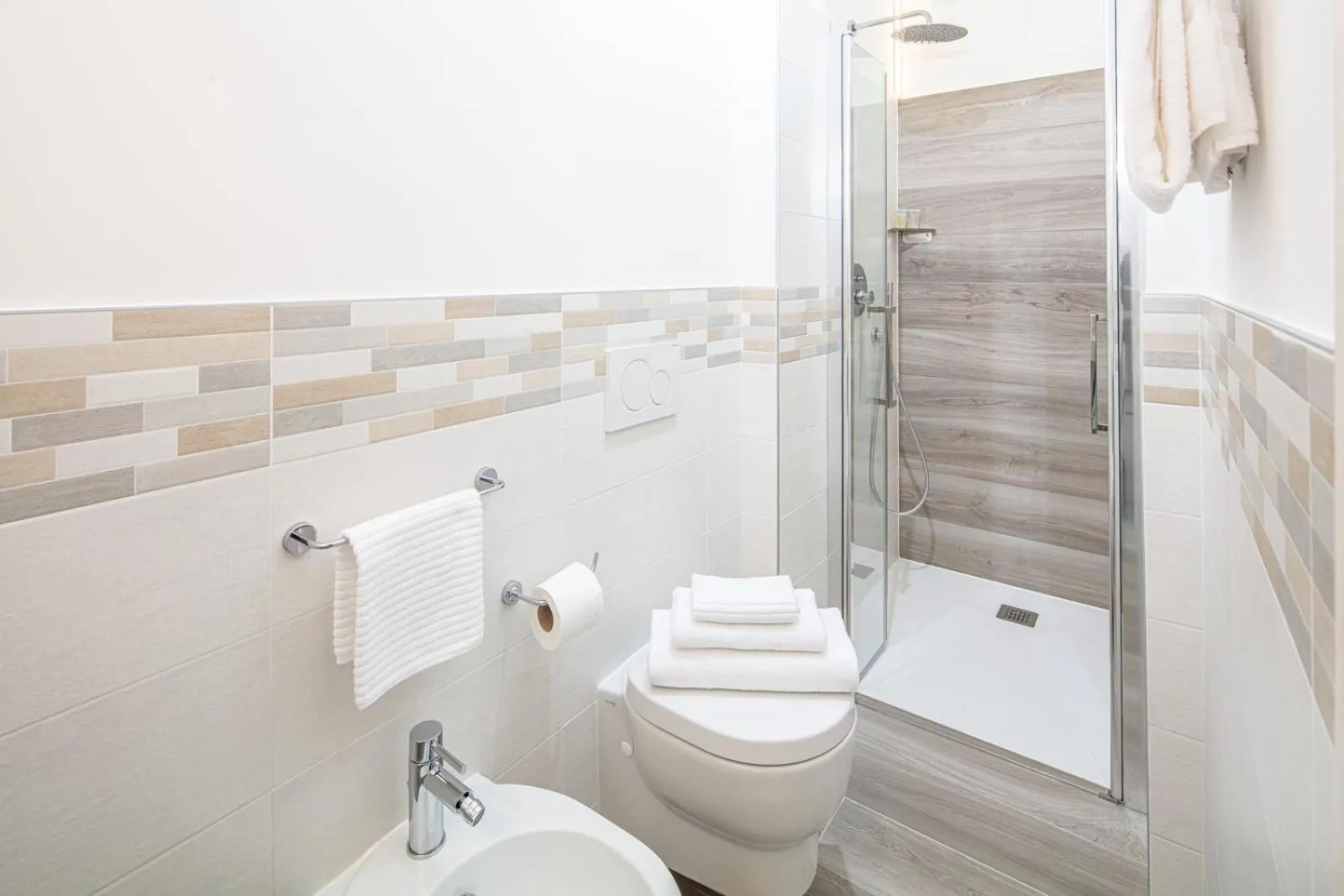 Shower in Hotel Centrale