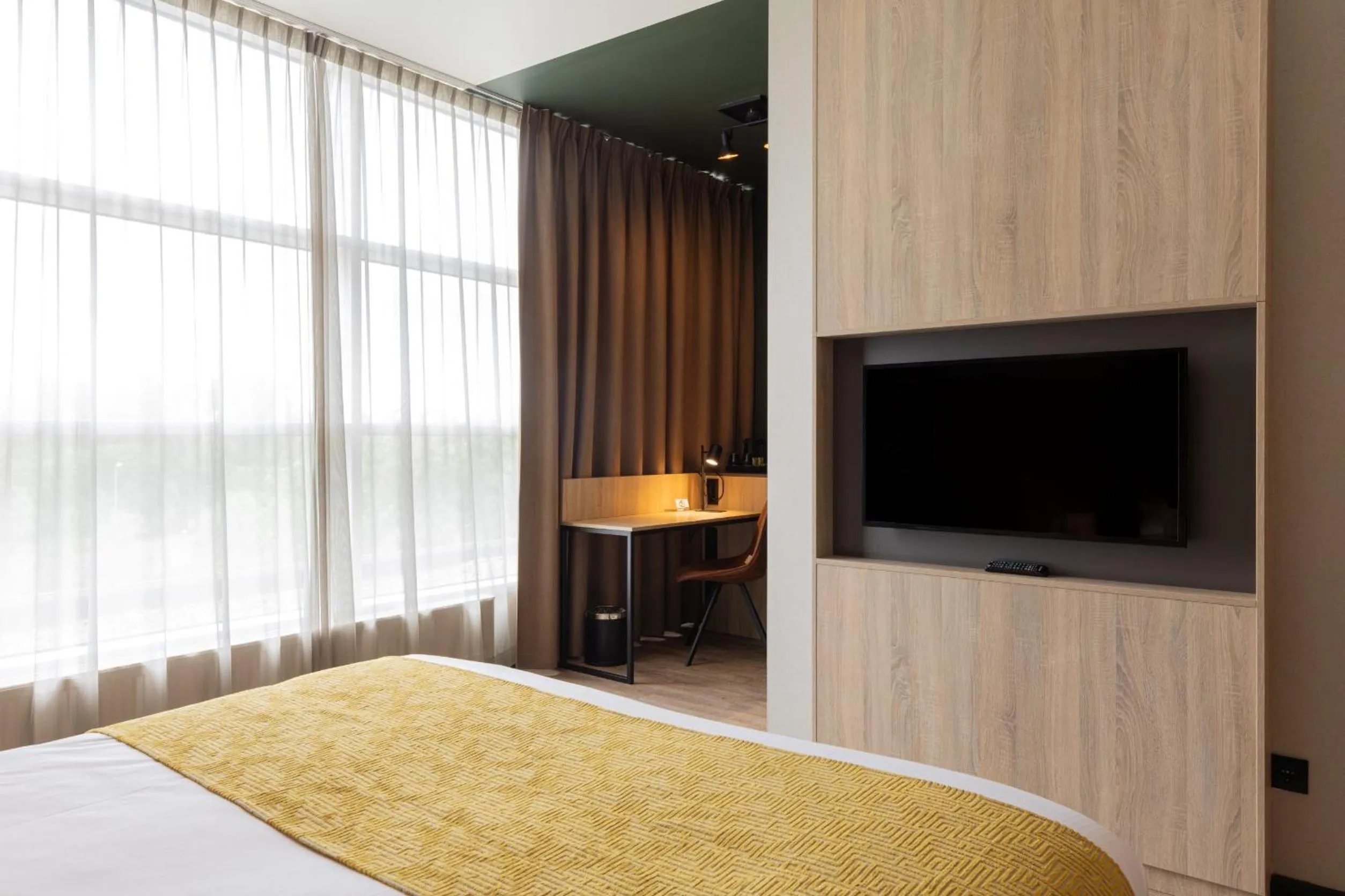 Bed in Shanghai Hotel Holland