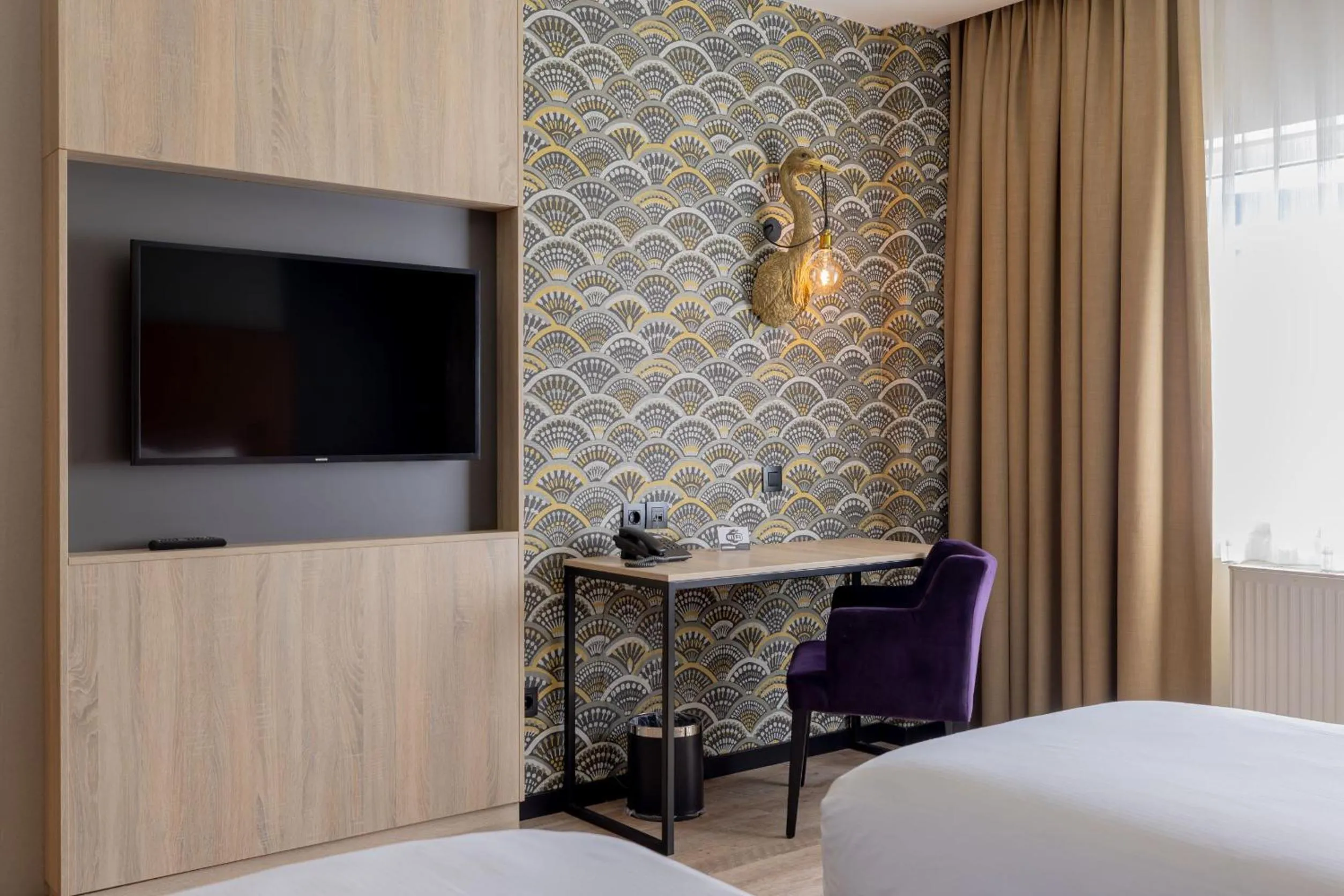 Bed in Shanghai Hotel Holland