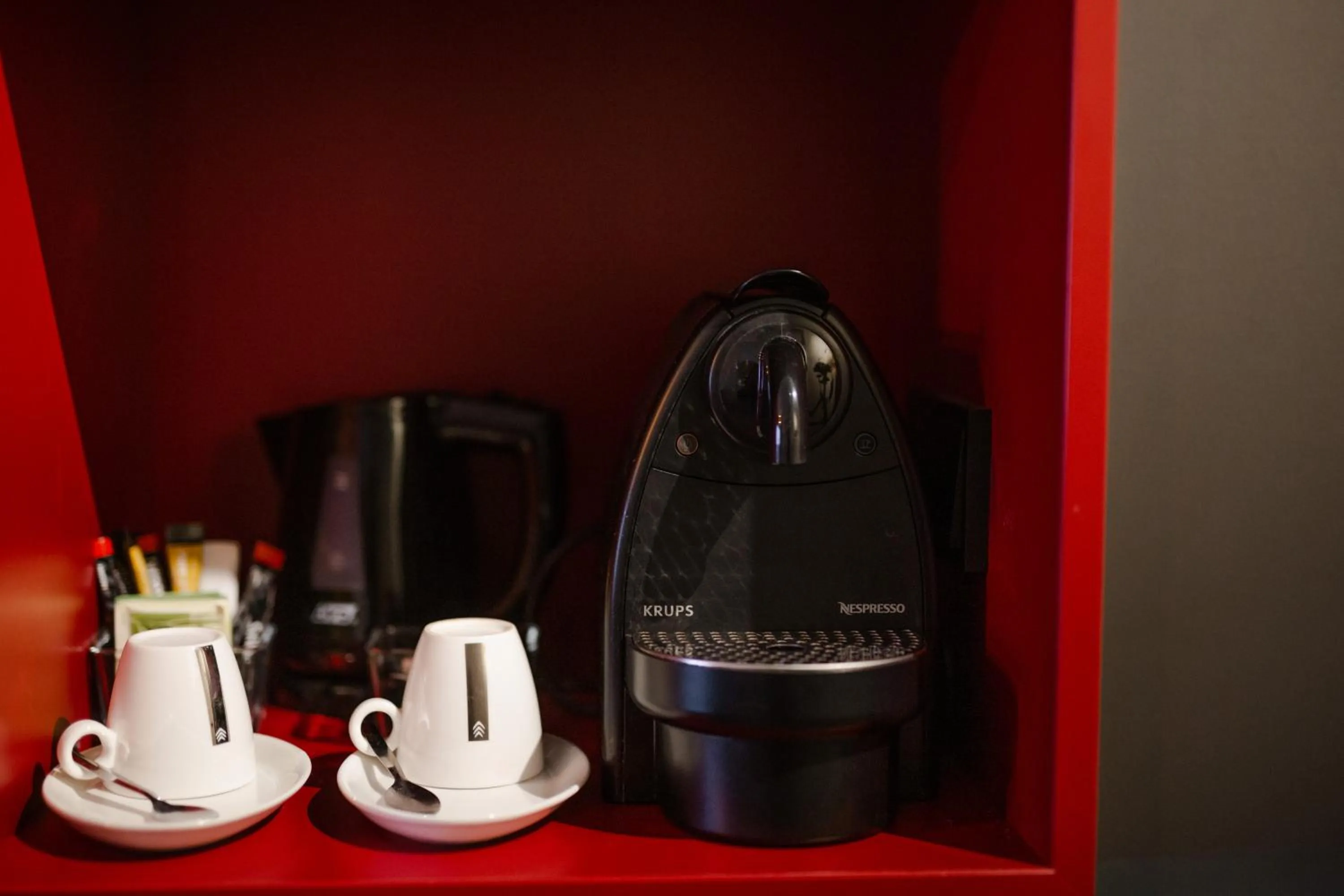 Coffee/tea facilities in Shanghai Hotel Holland