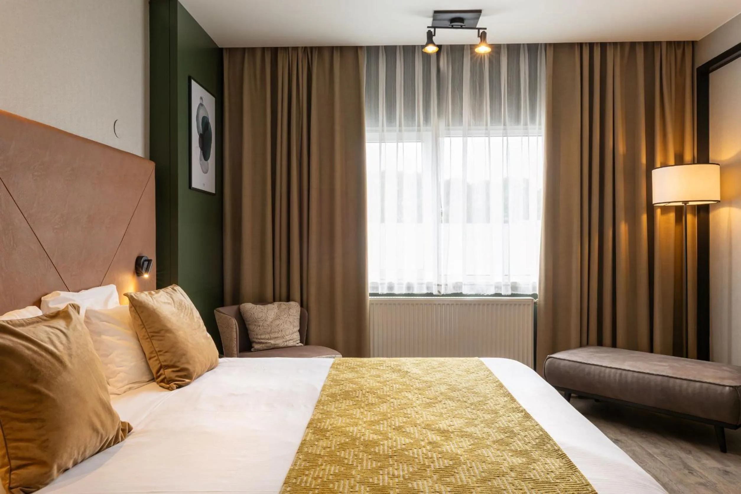 Bed in Shanghai Hotel Holland