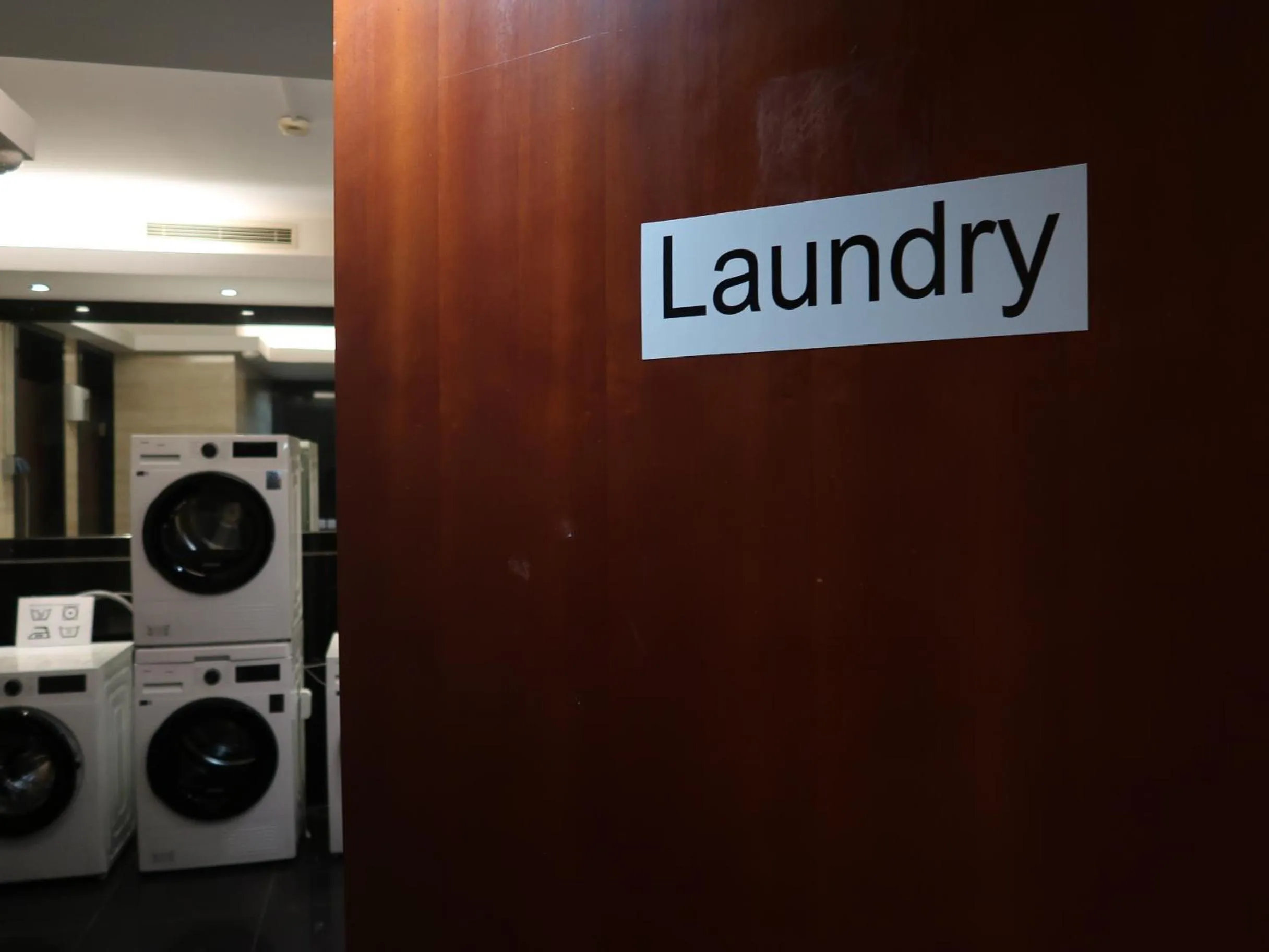 laundry in Shanghai Hotel Holland