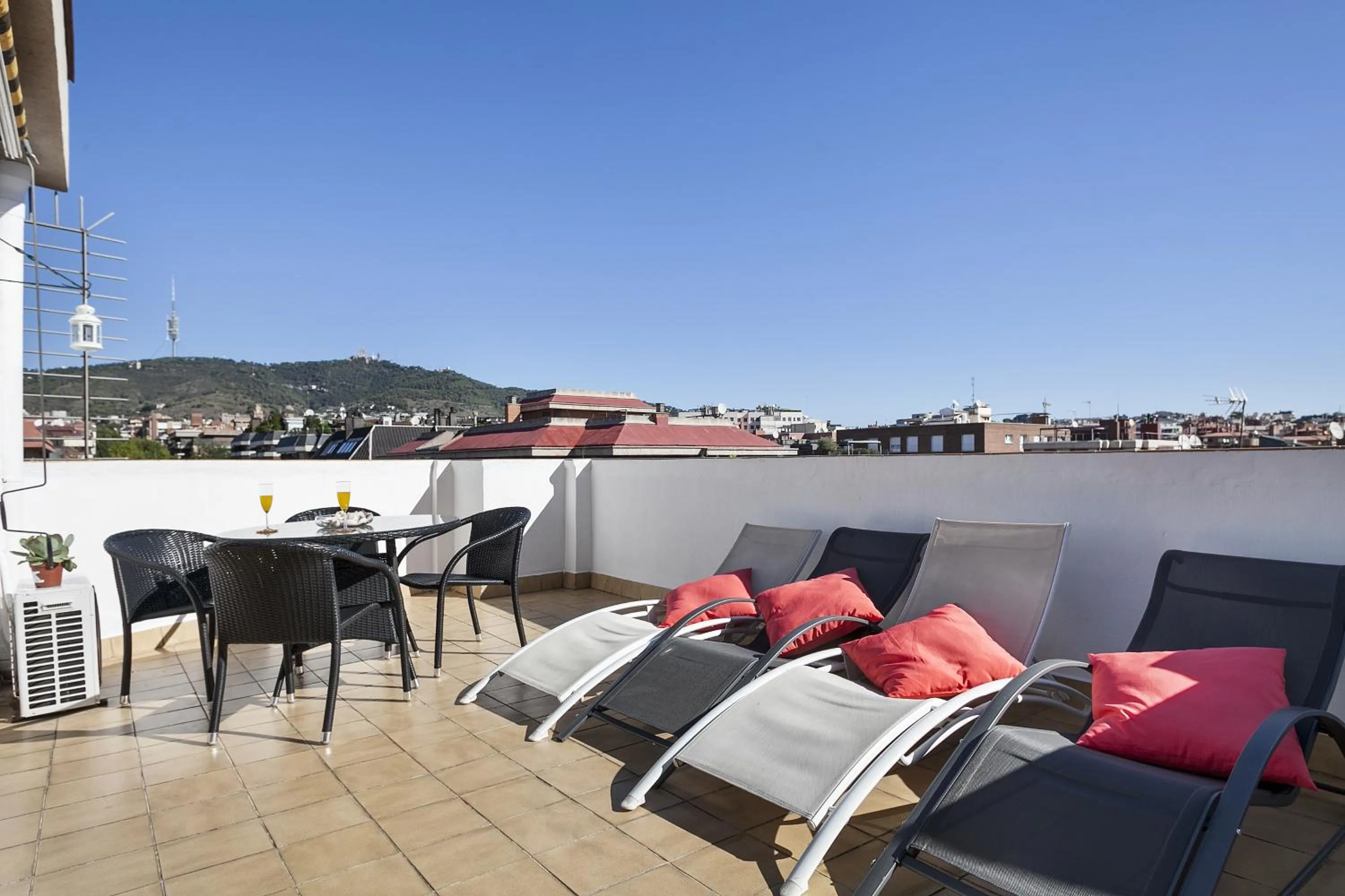 City view in Sarria Attic