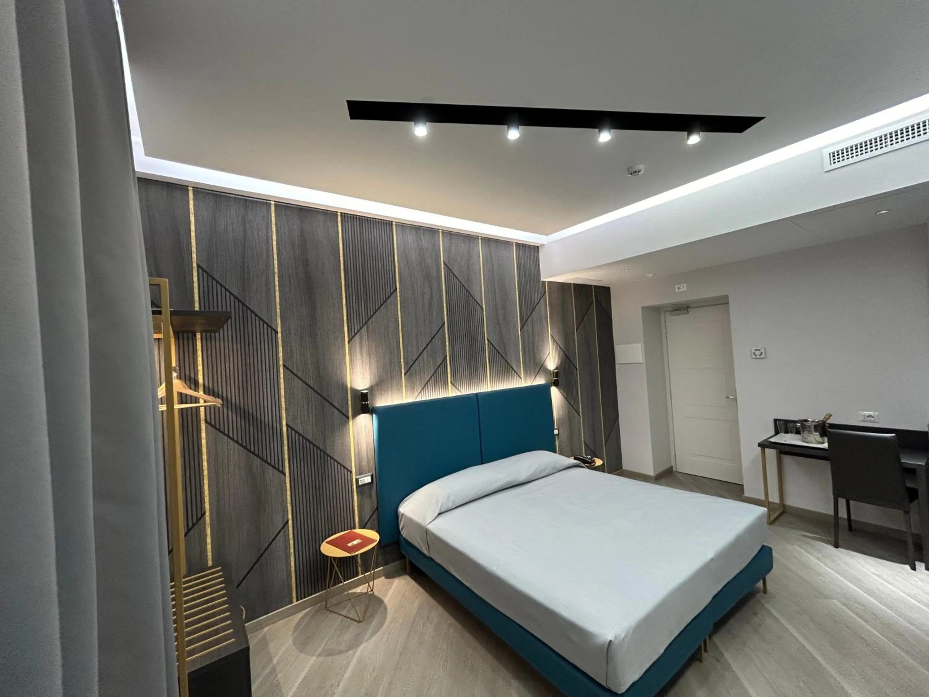 Bed in Hotel Contilia