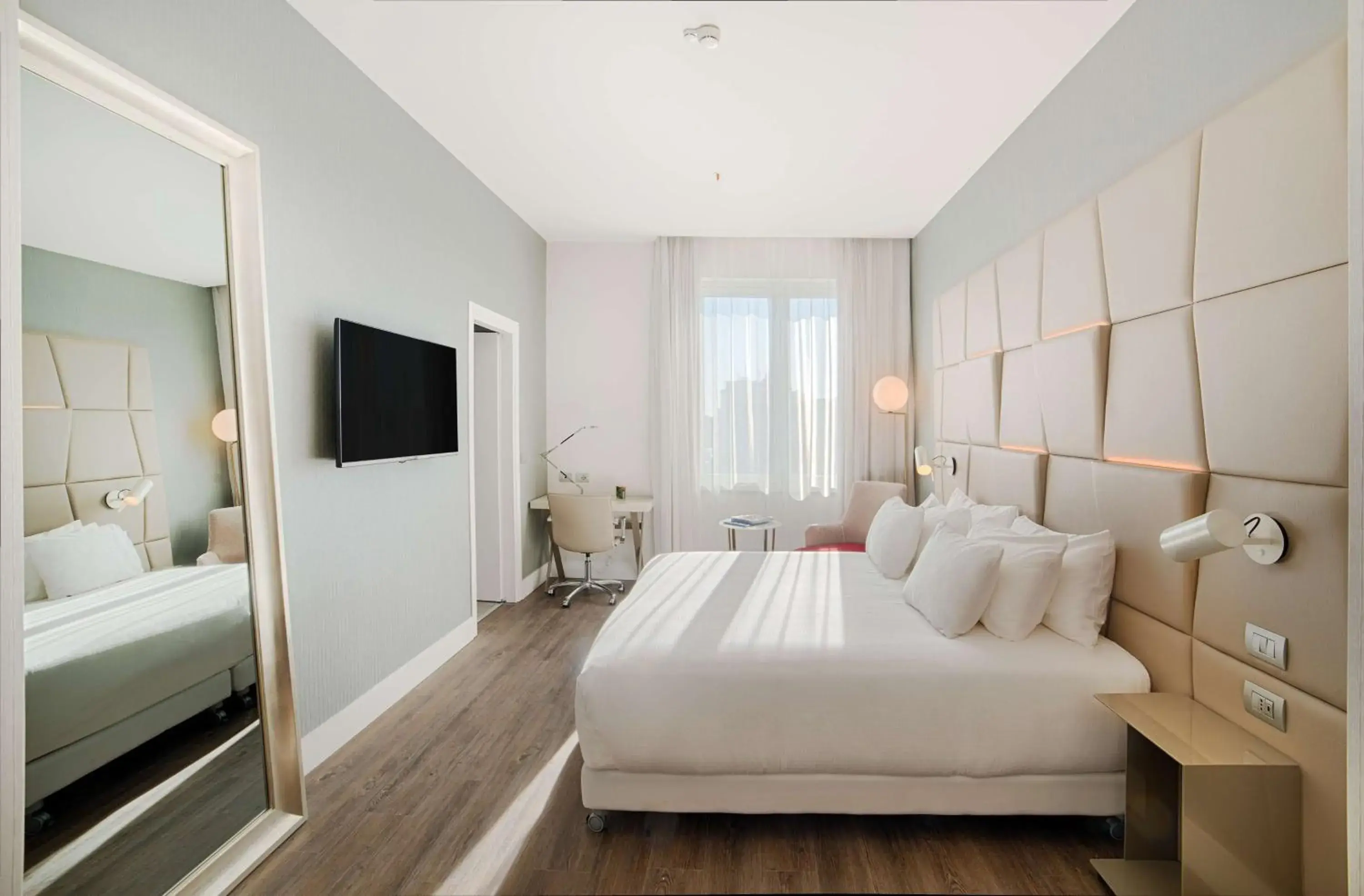 Photo of the whole room, Bed in NH Collection Palazzo Cinquecento Photo of the whole room, Bed in NH Collection Palazzo Cinquecento