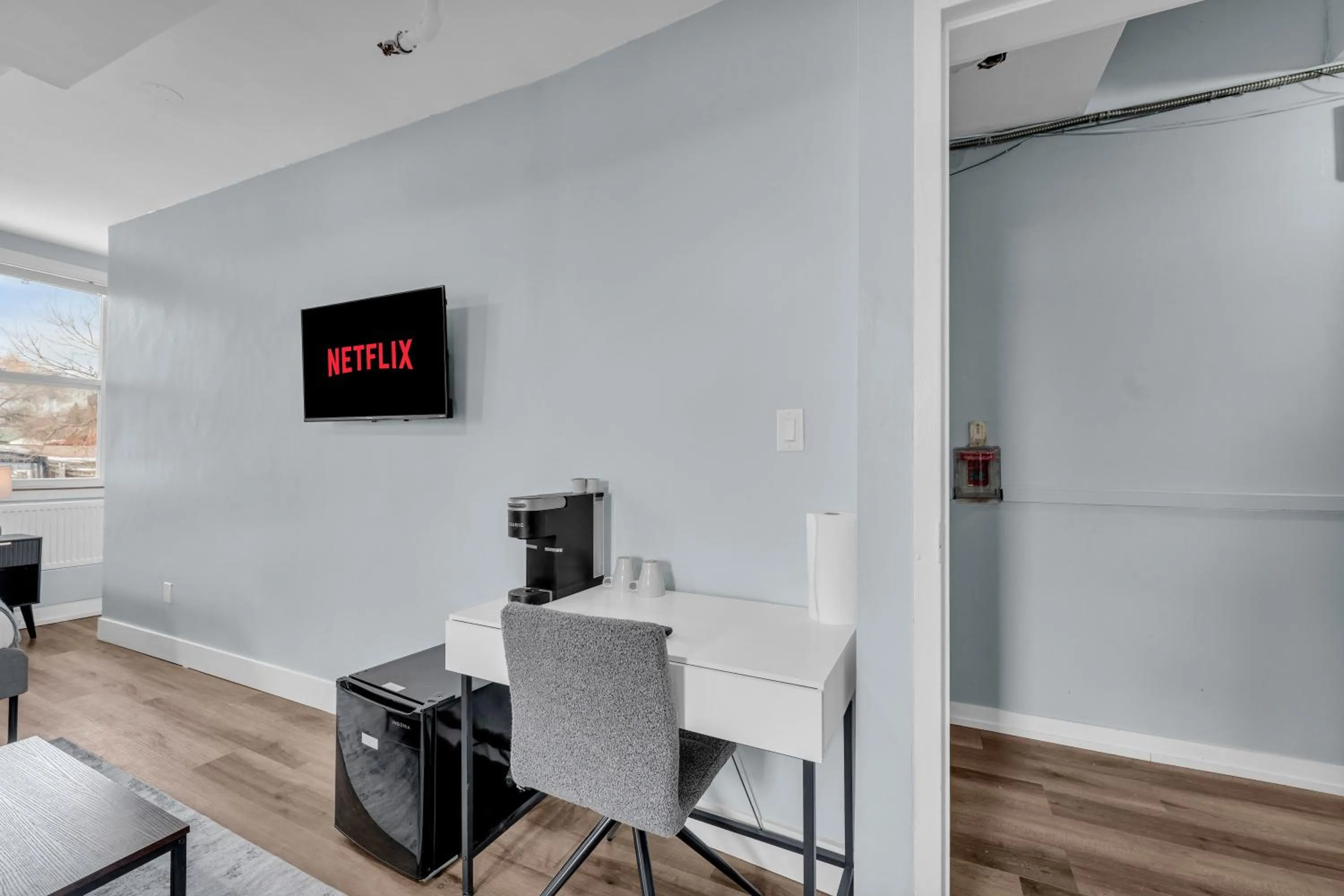 King Studio with Sofa Bed in Guestic at Queen West