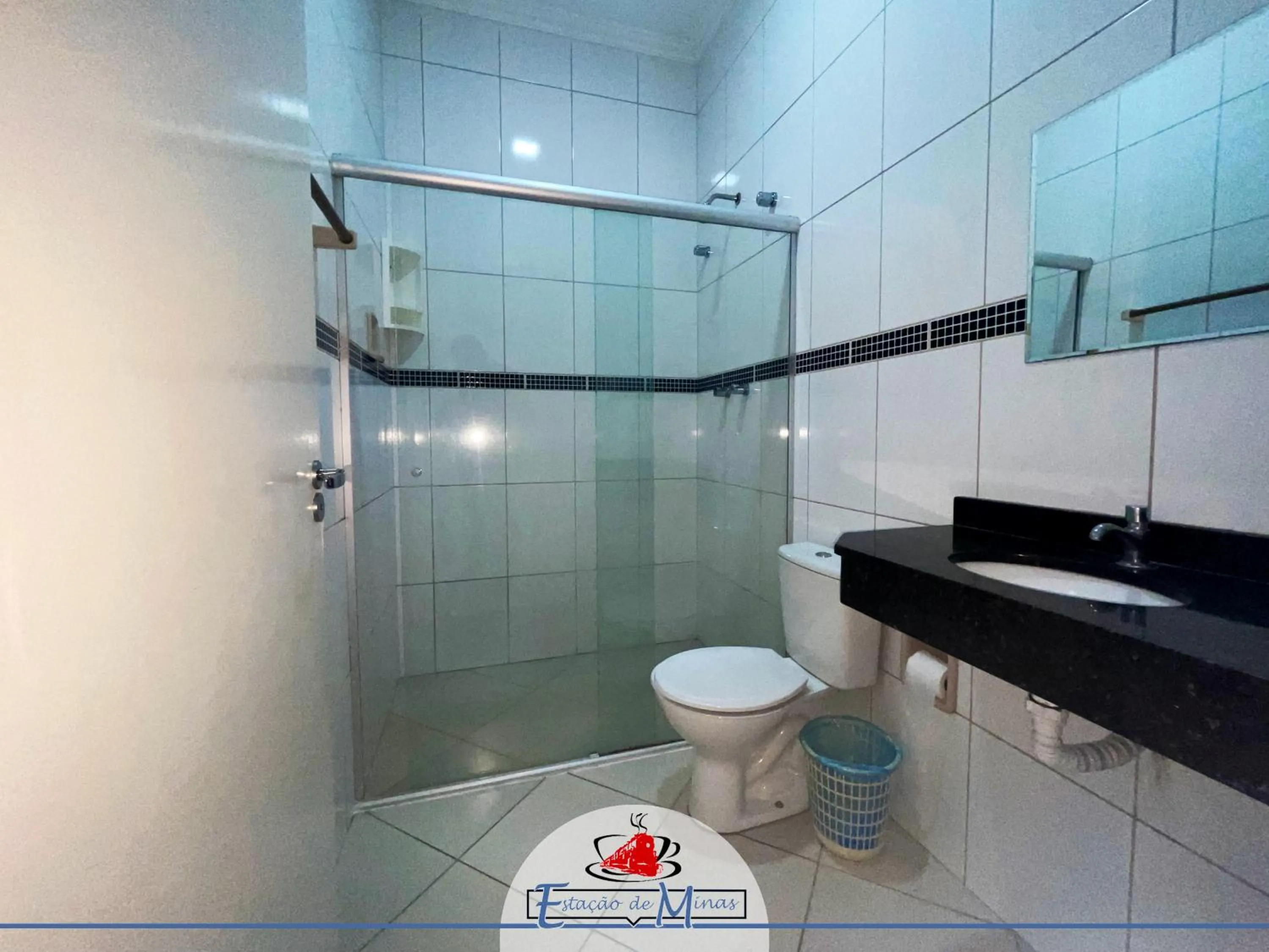 Shower in Hotel Estação de Minas