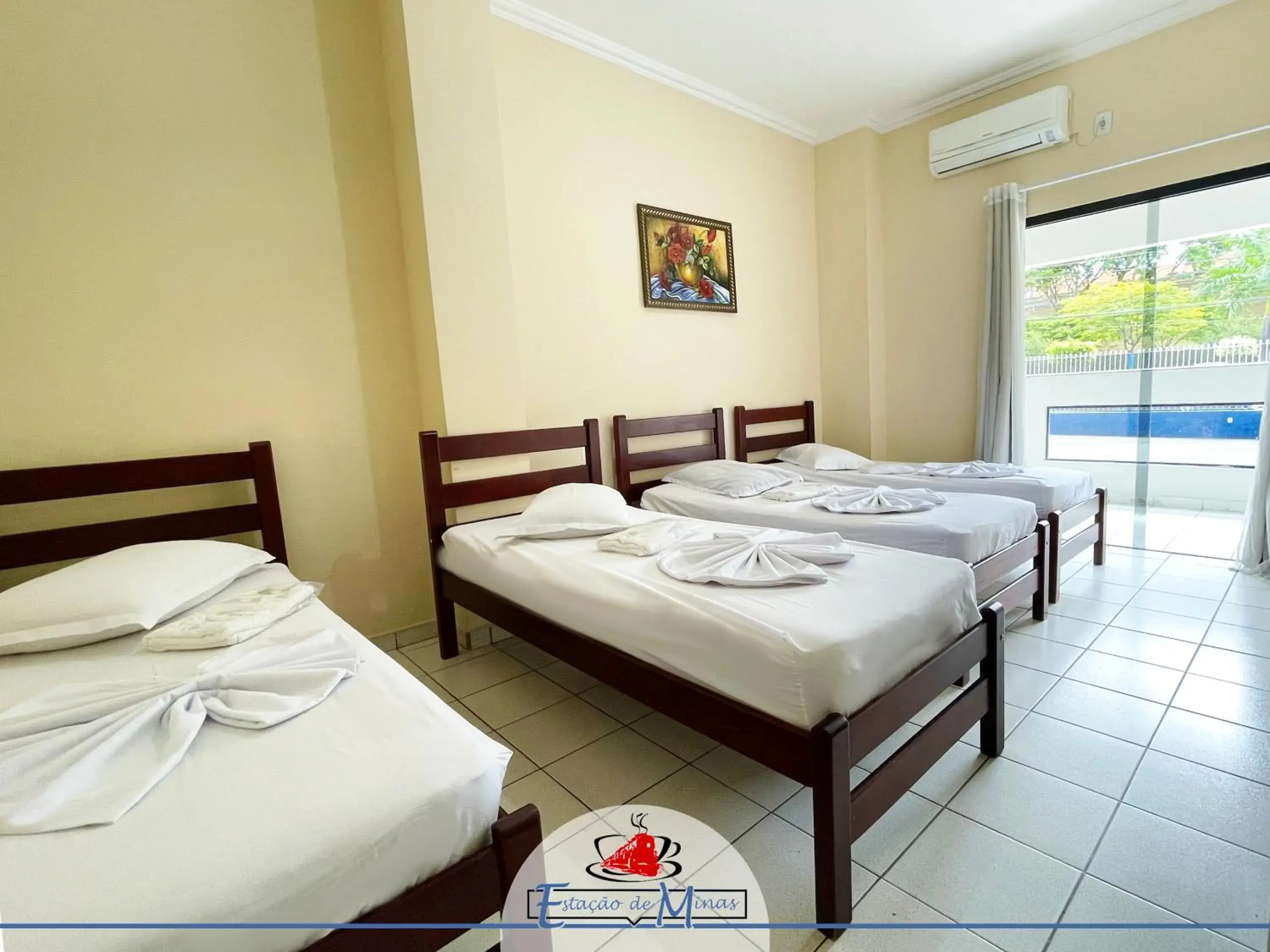 Quadruple Room - single occupancy in Hotel Estação de Minas Quadruple Room - single occupancy in Hotel Estação de Minas