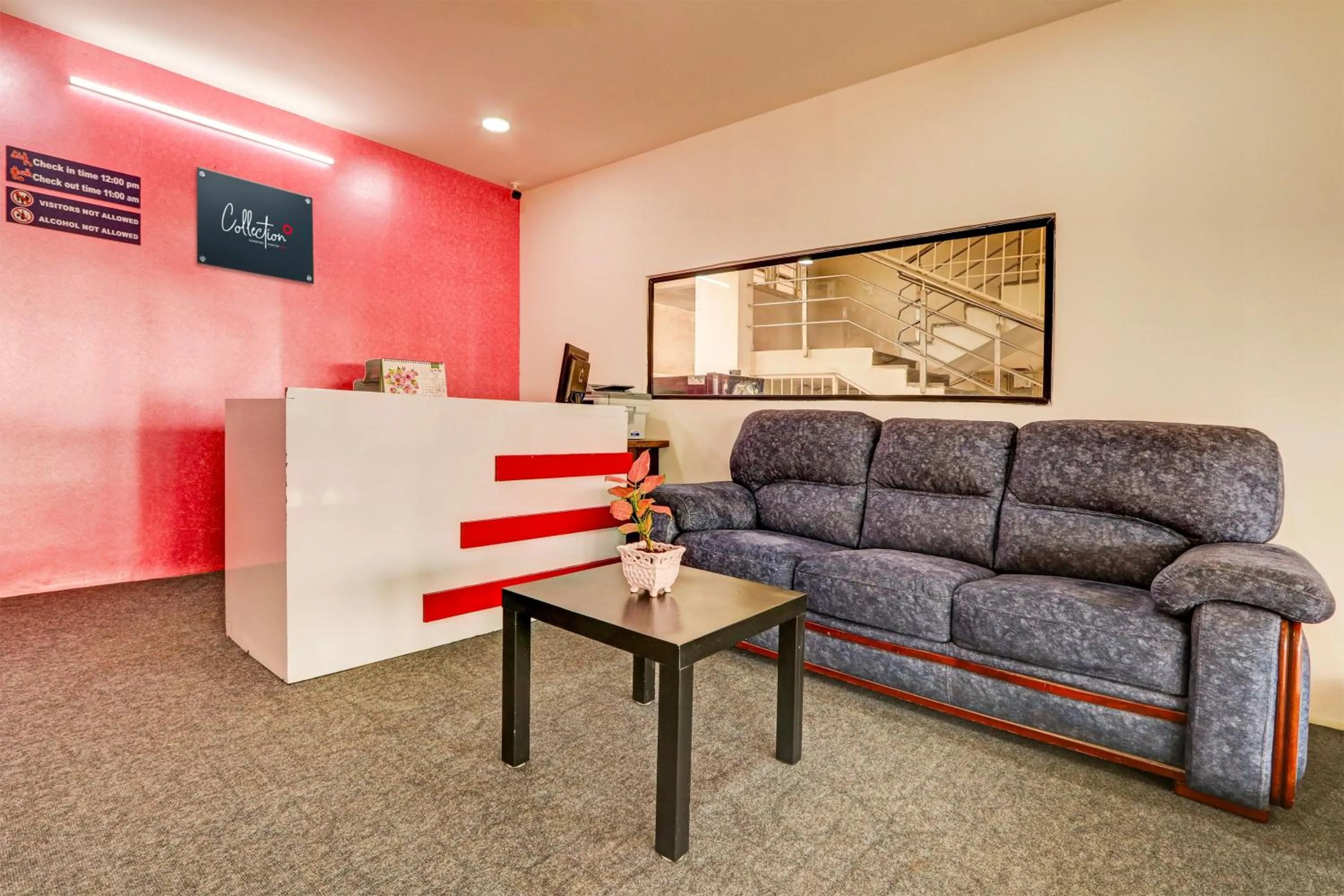 Lobby or reception in Super Collection O Q Suites Madhapur