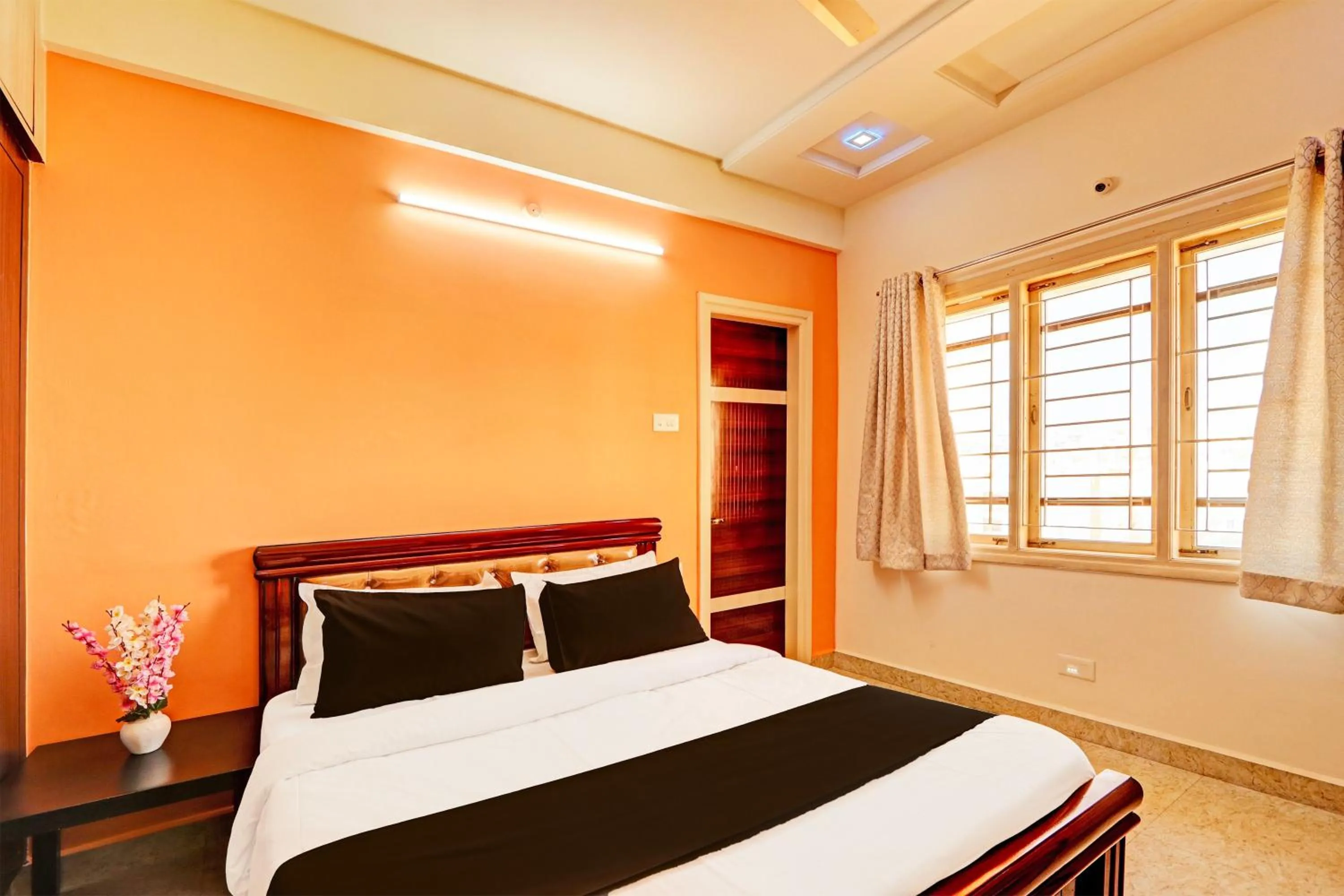 Bedroom, Bed in Super Collection O Q Suites Madhapur