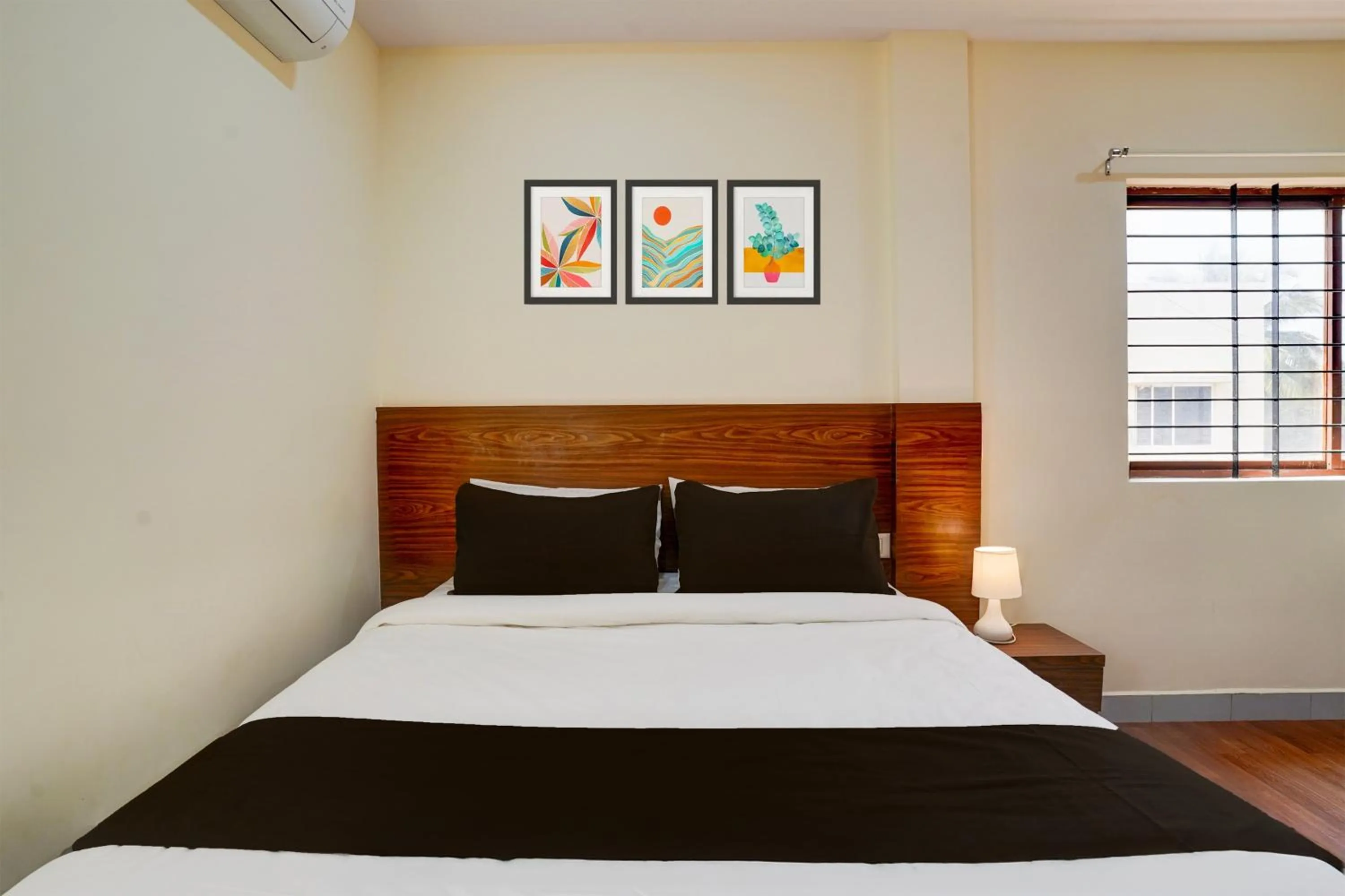 Bedroom, Bed in Hotel O By OYO Shiva's Inn