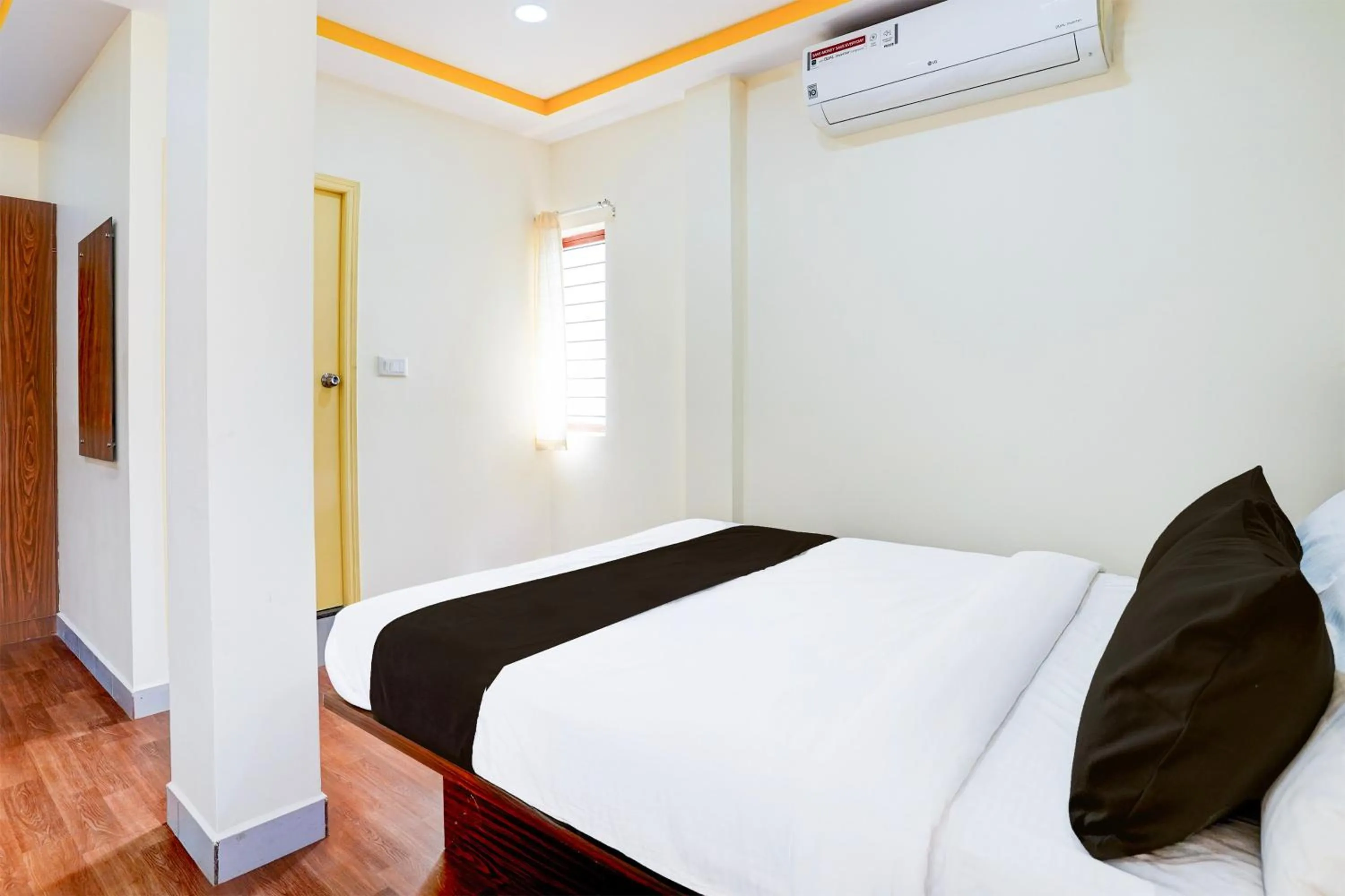 Bedroom in Hotel O By OYO Shiva's Inn