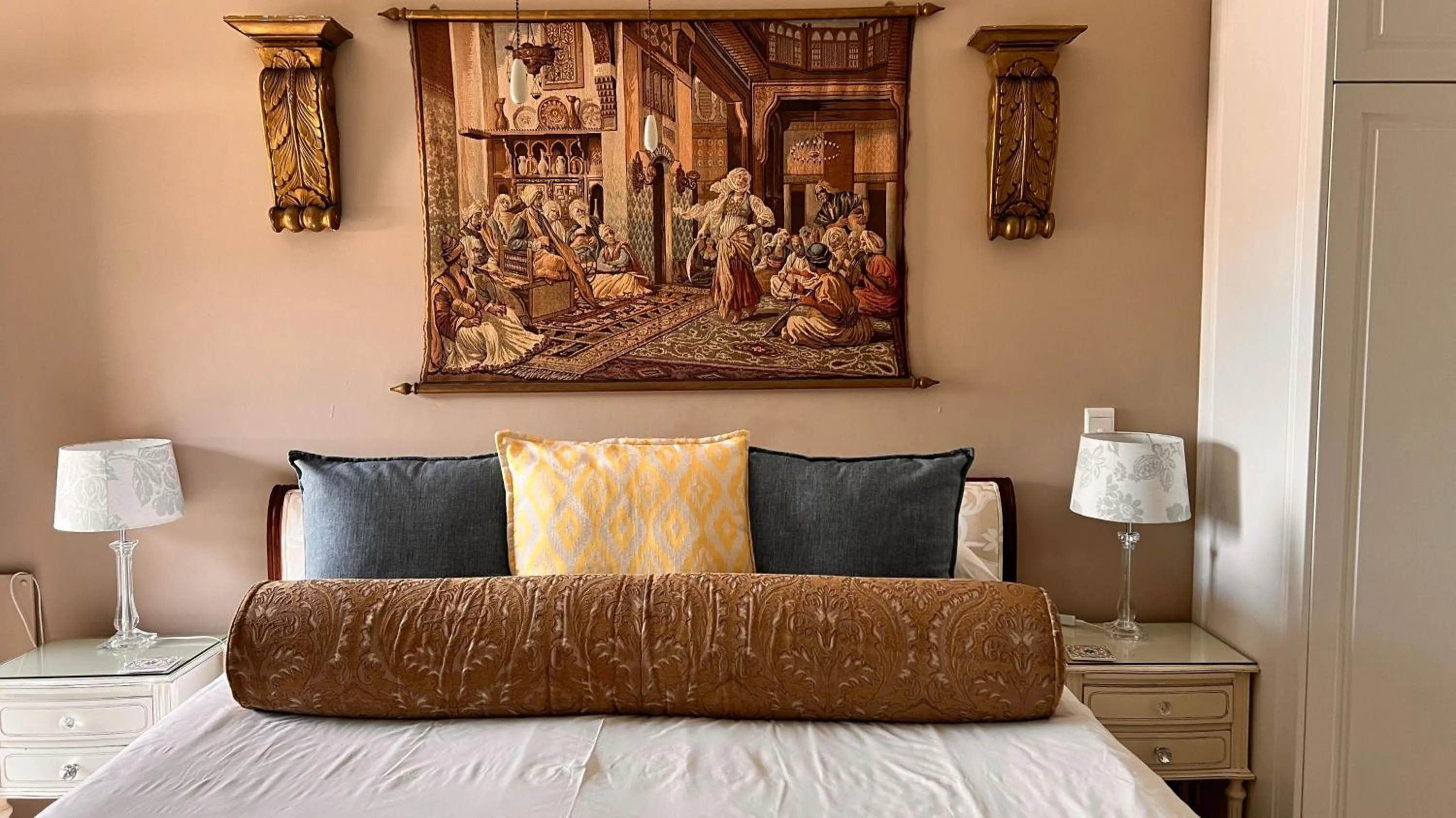 Shower in Amber Guest Lodge