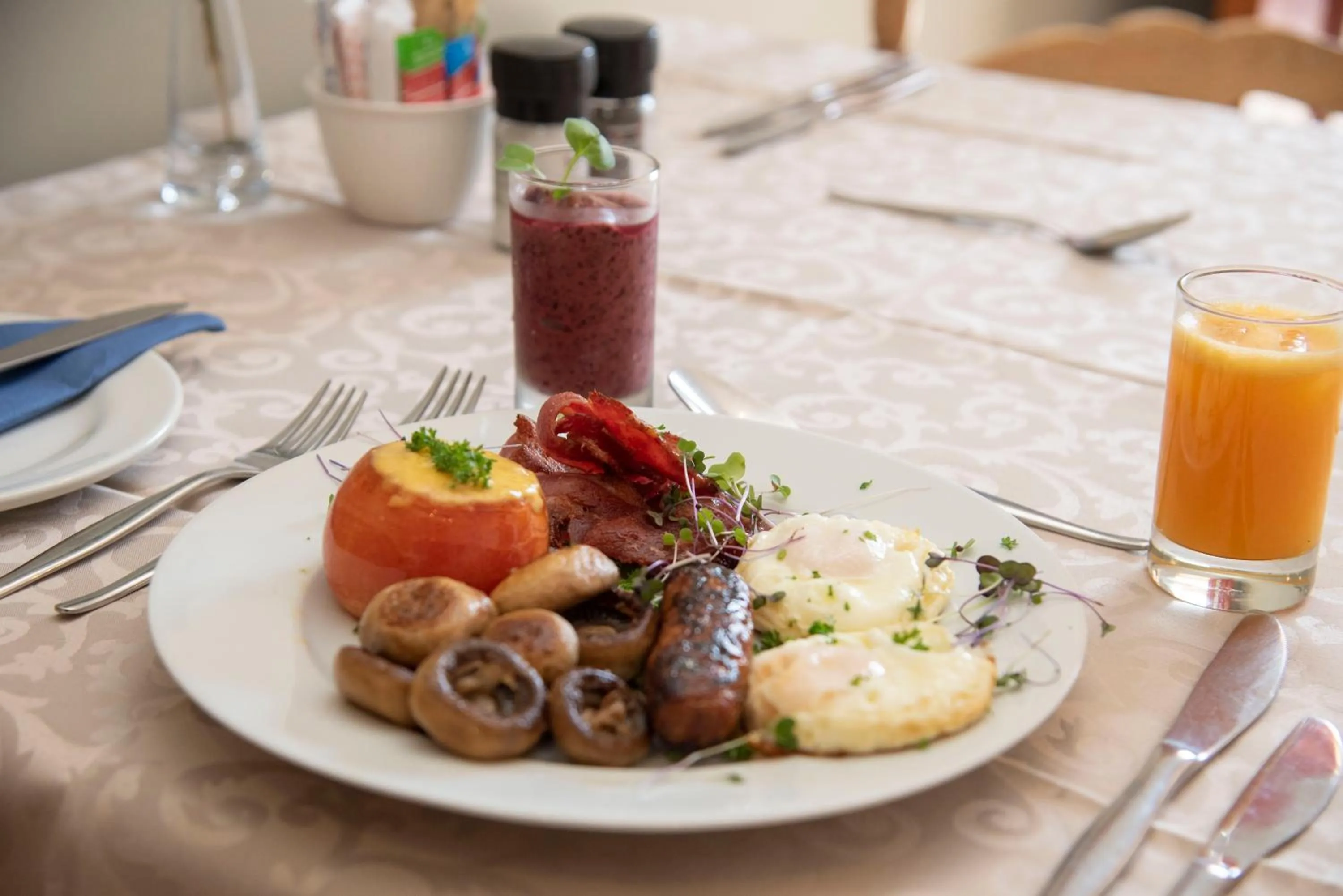Breakfast in Amber Guest Lodge