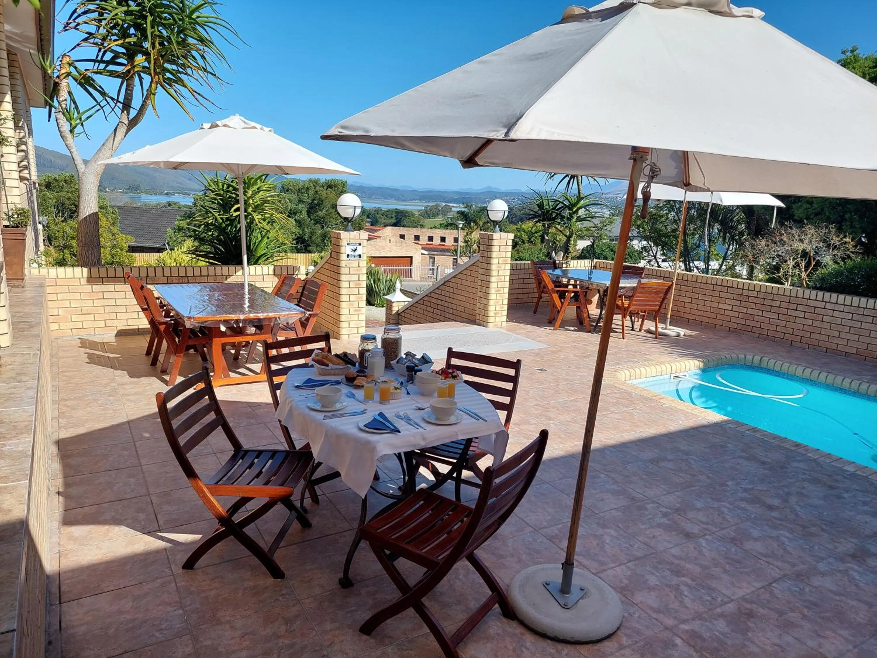 Breakfast in Amber Guest Lodge