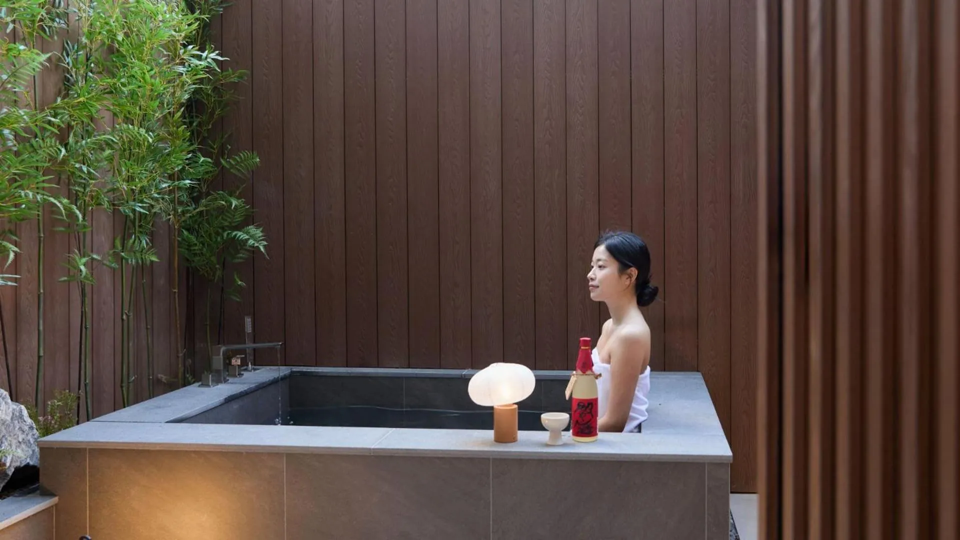 Hot Tub in Stay Passport Tokyo Ryokan Seoul Sadang