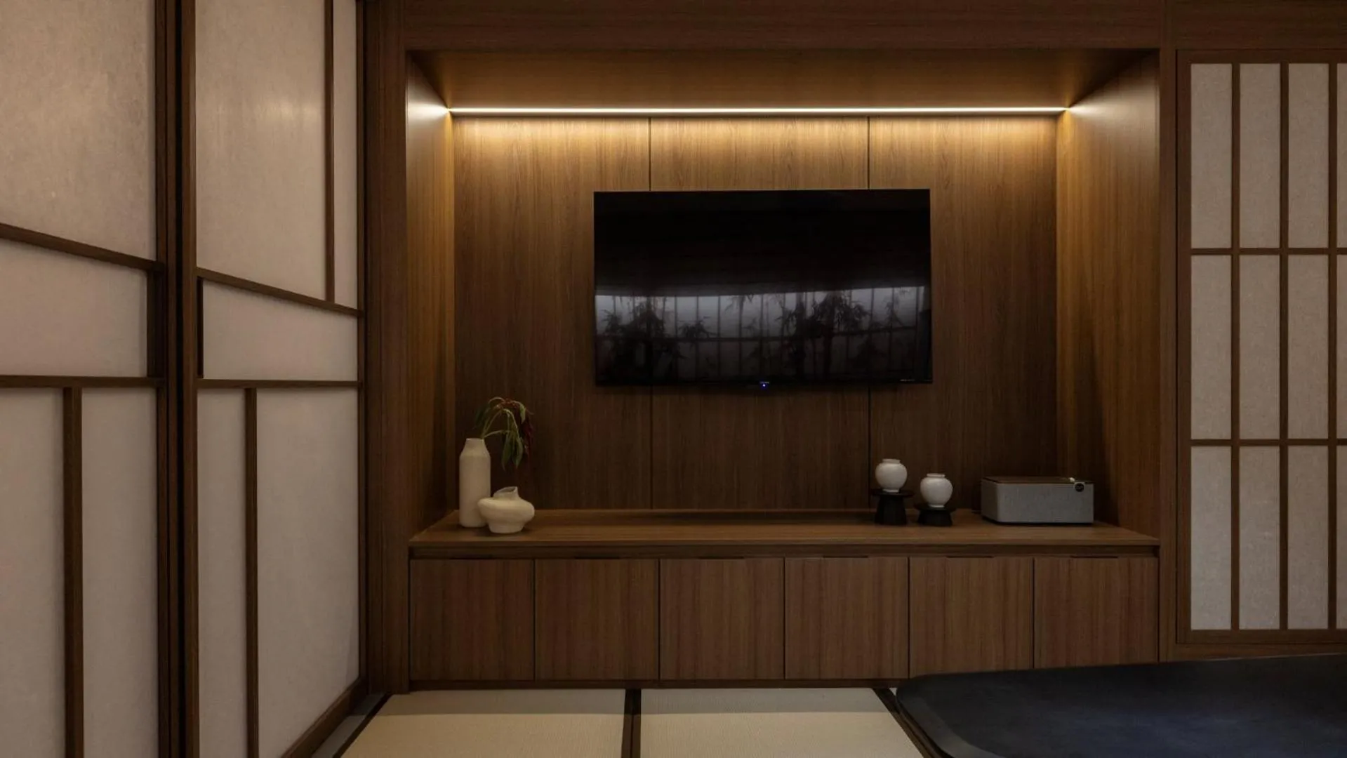 TV and multimedia in Stay Passport Tokyo Ryokan Seoul Sadang