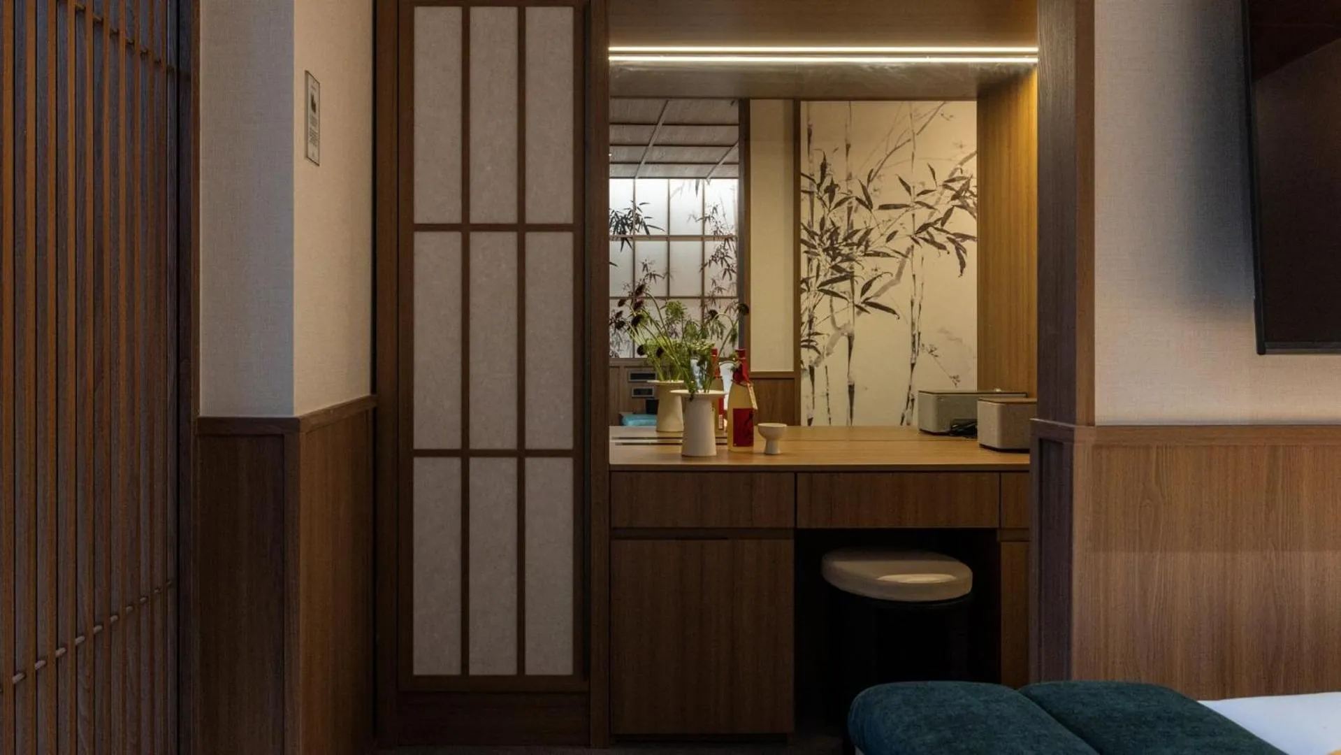 Seating area in Stay Passport Tokyo Ryokan Seoul Sadang