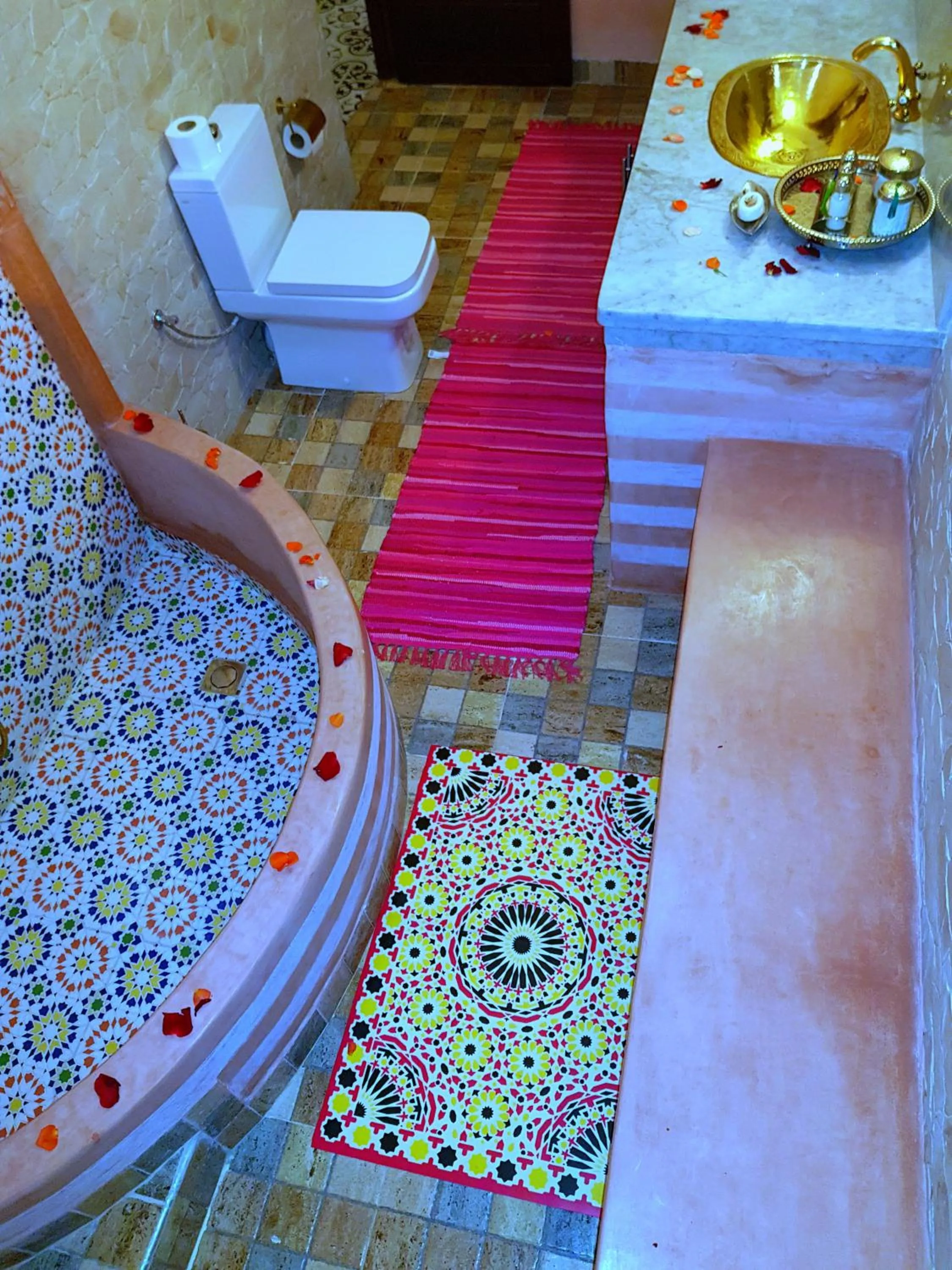 Toilet in Riad Konouz