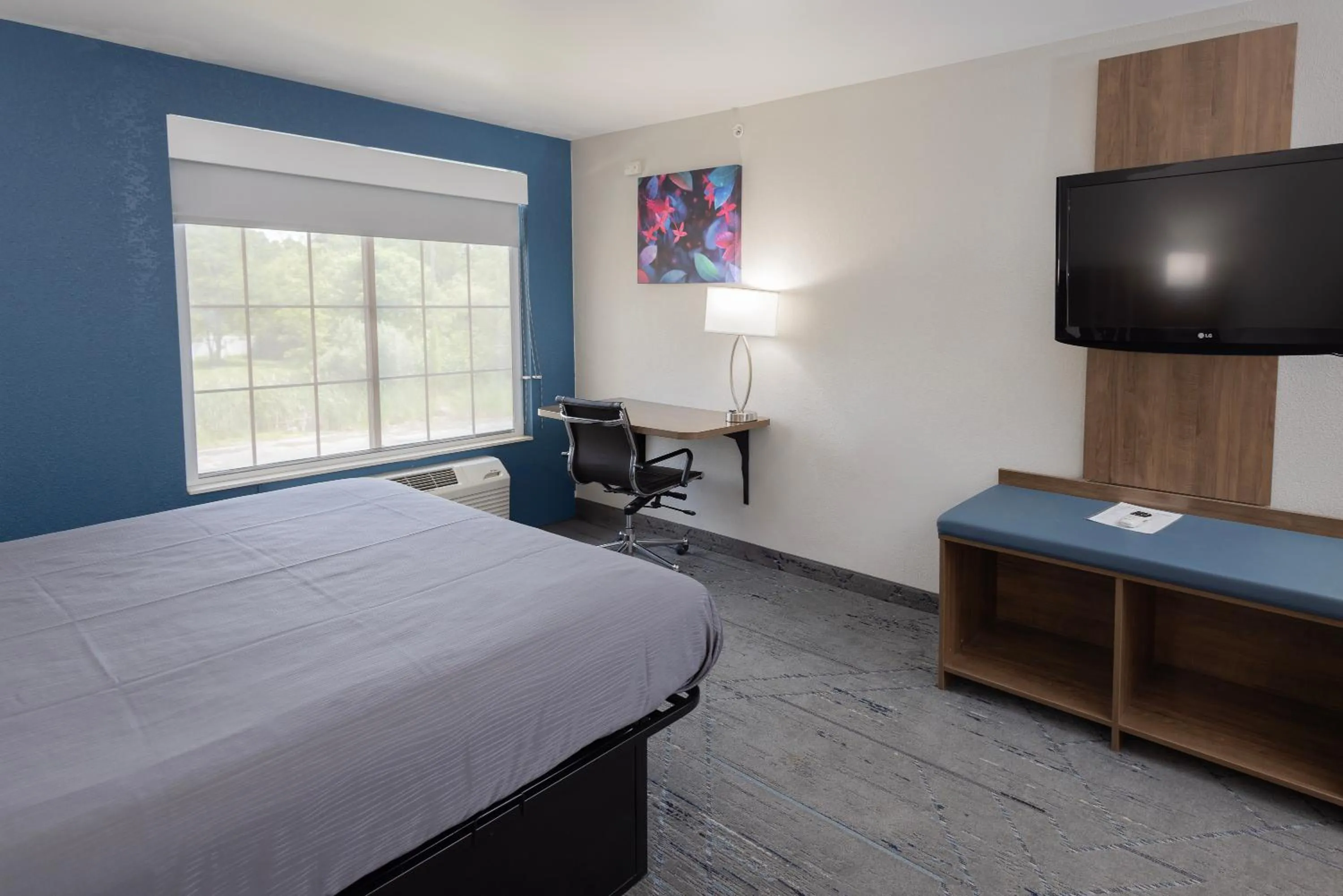 Bedroom, Bed in Countryside Inn and Suites