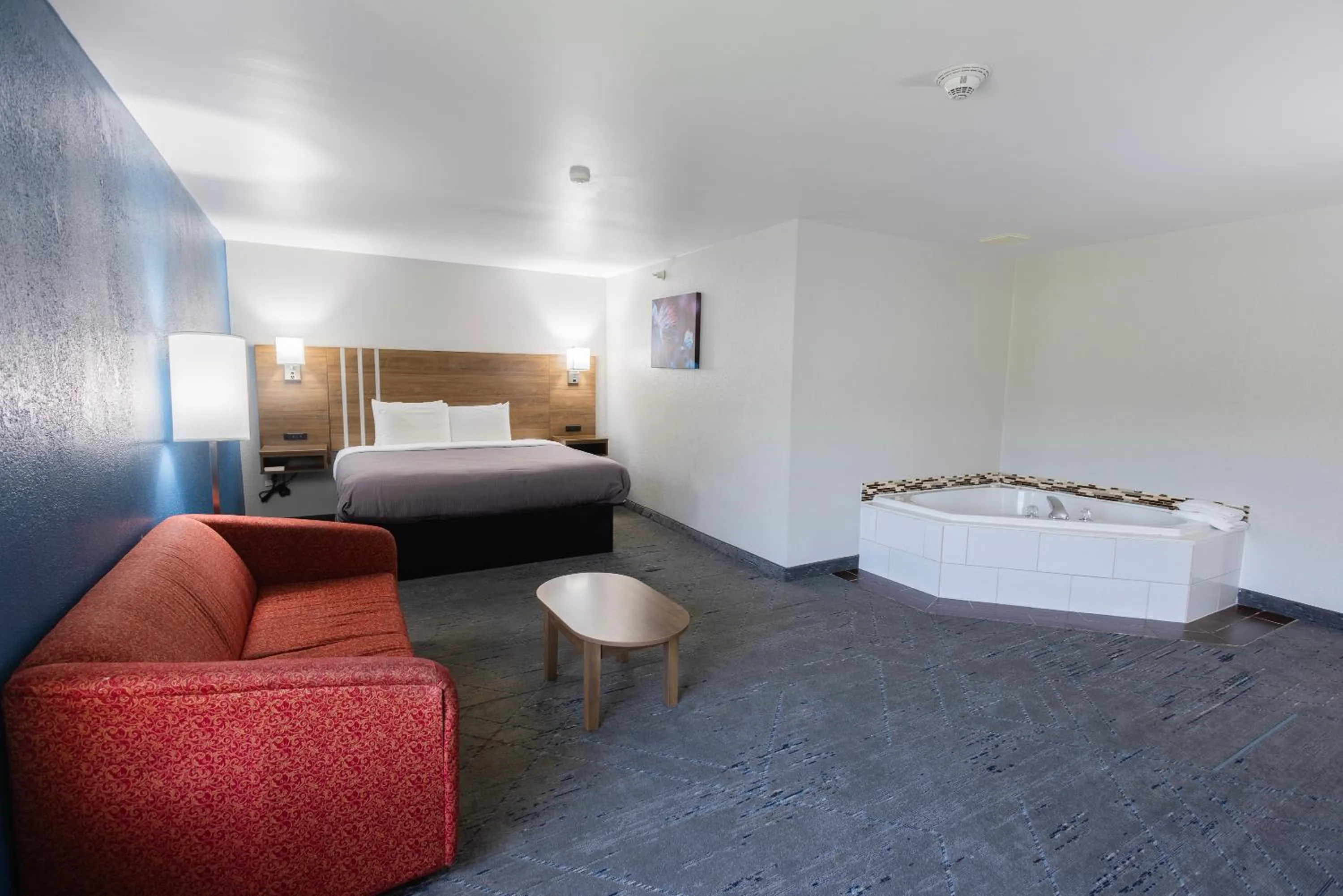 Photo of the whole room, Bed in Countryside Inn and Suites