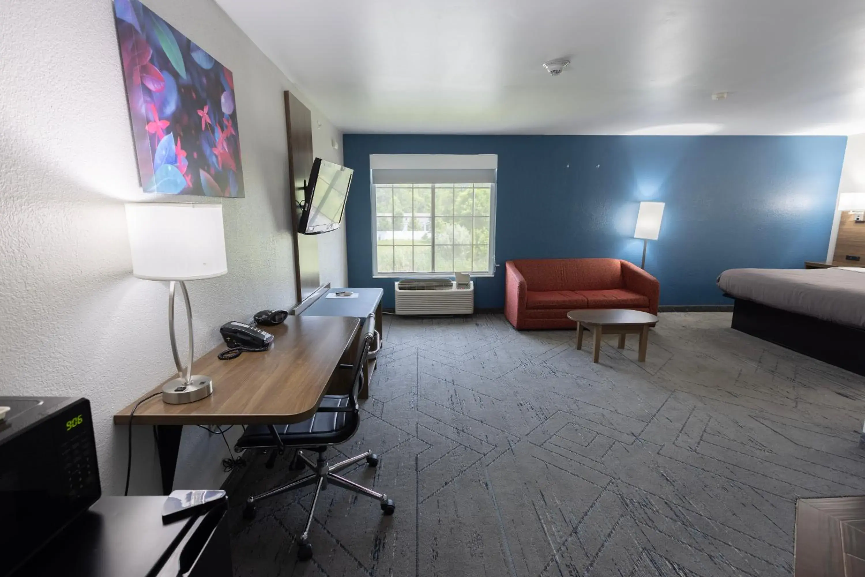 Photo of the whole room, Bed in Countryside Inn and Suites Photo of the whole room, Bed in Countryside Inn and Suites