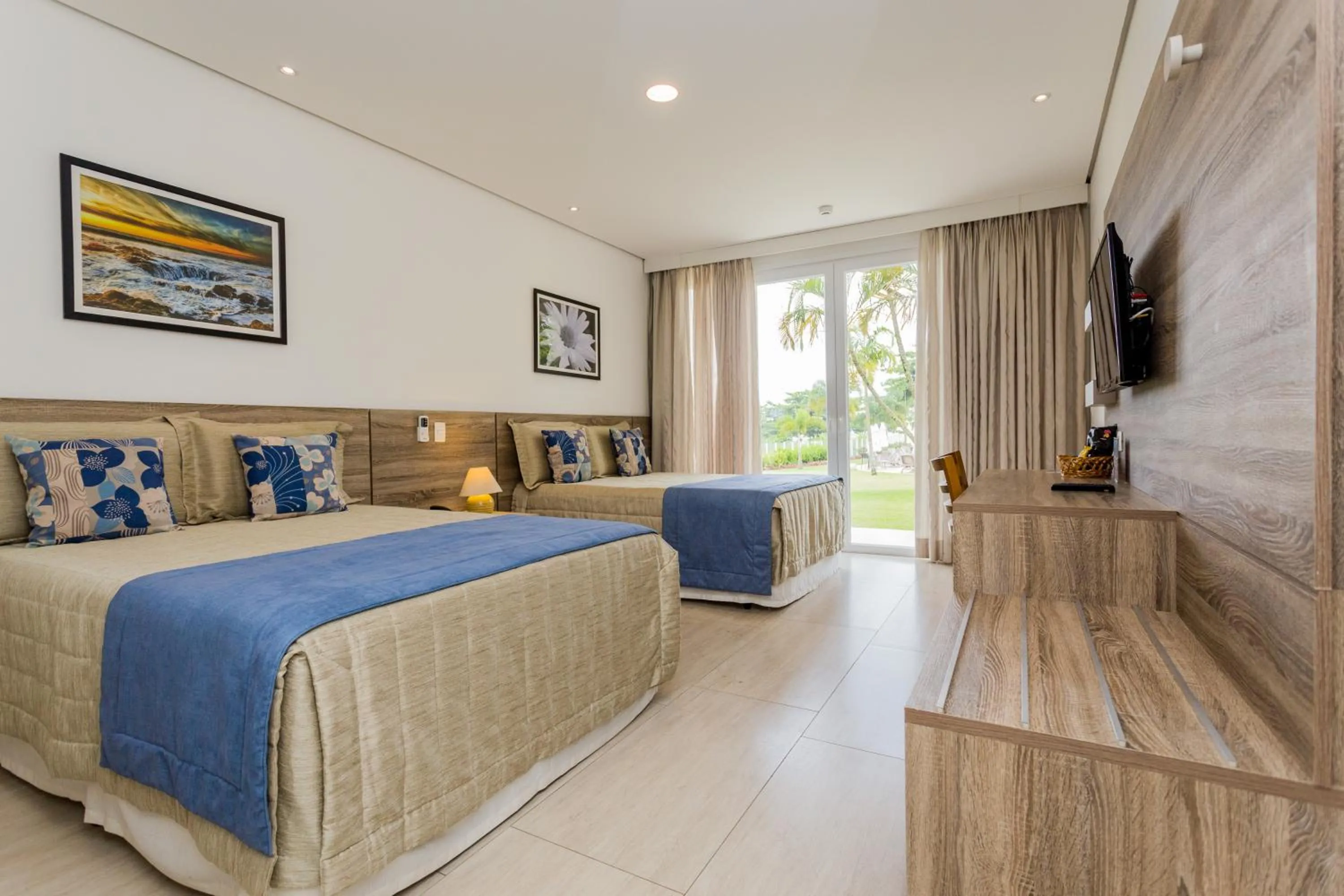 Photo of the whole room, Bed in Beach Hotel Sunset