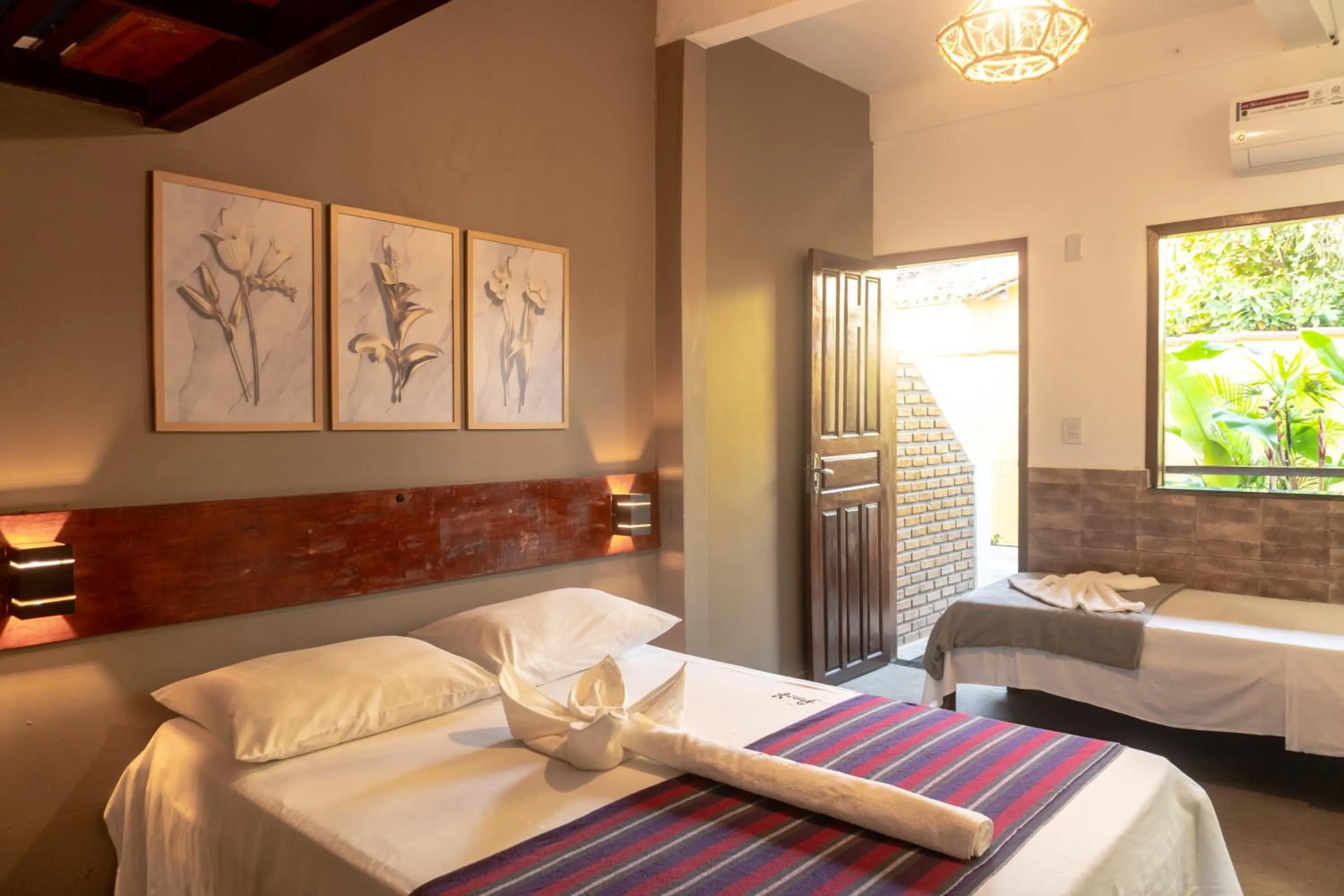 Photo of the whole room, Bed in PV Pousada Passarela da Vila