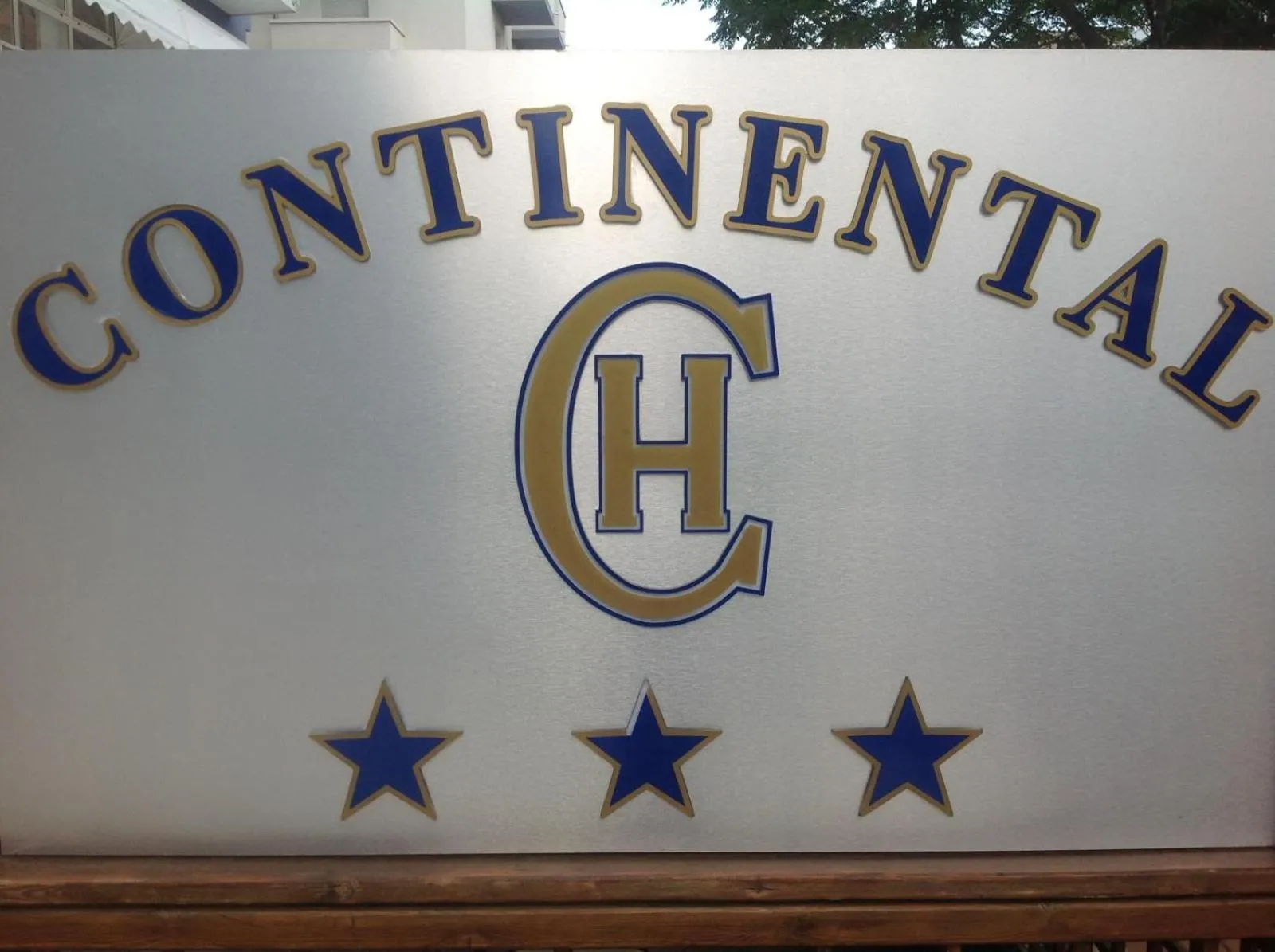 Logo/Certificate/Sign in Hotel Continental