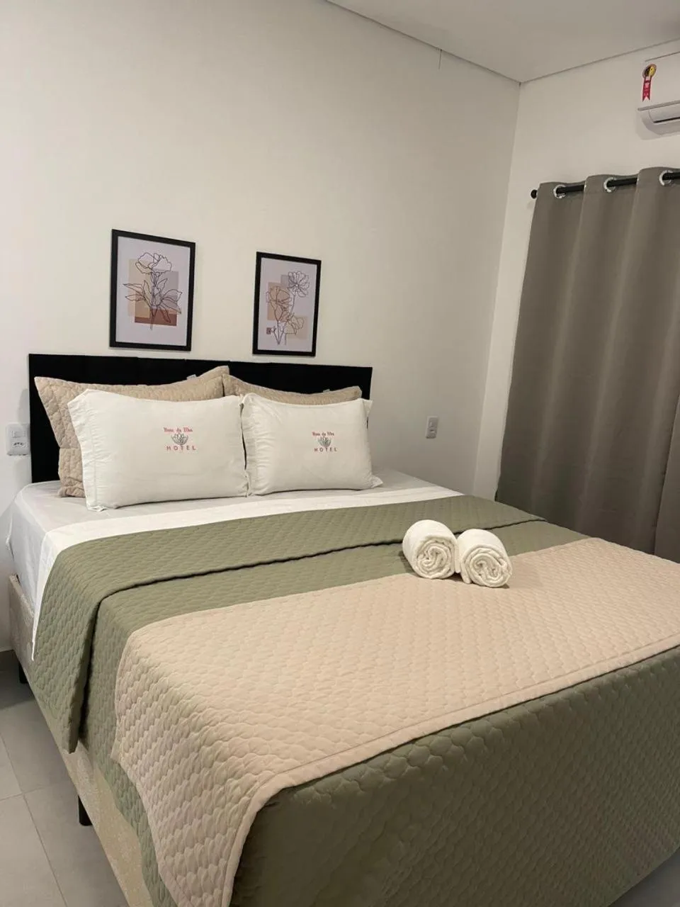 Bed in Hotel Rosa da Ilha Guaruja - 80m do mar, 02 piscinas, sala de jogos, brinquedão de percurso para crianças