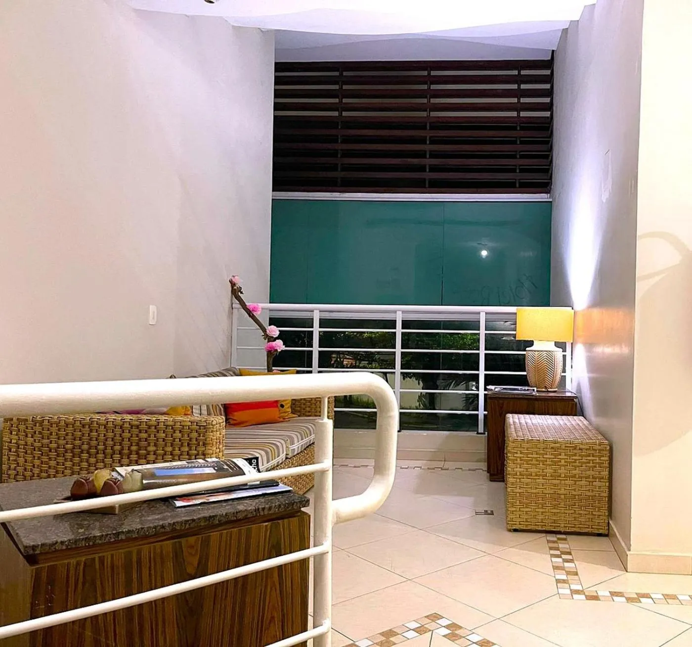 Lounge or bar in Hotel Rosa da Ilha Guaruja - Perto do Mar com piscina