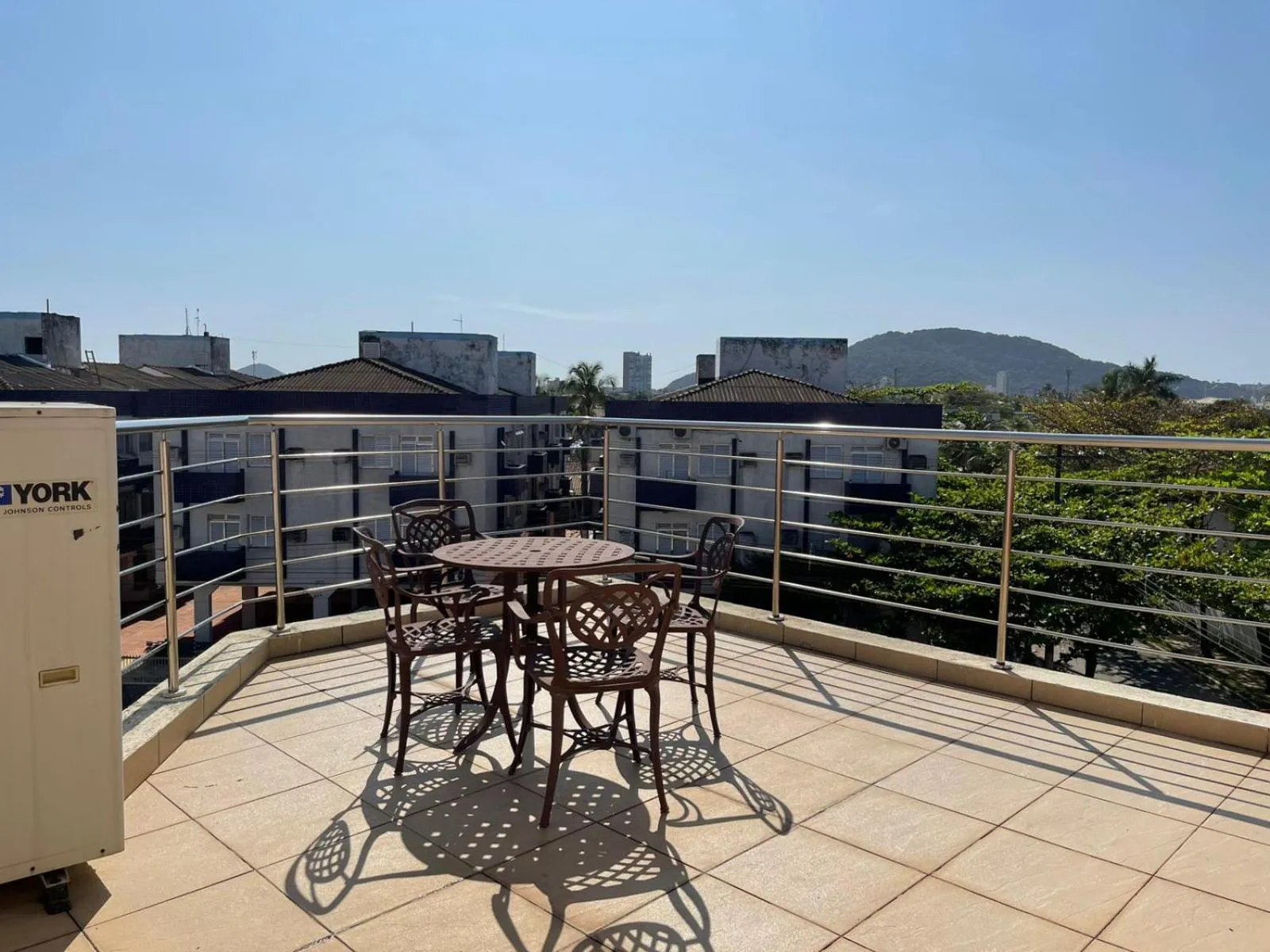 Balcony/Terrace in Hotel Rosa da Ilha Guaruja - Perto do Mar com piscina