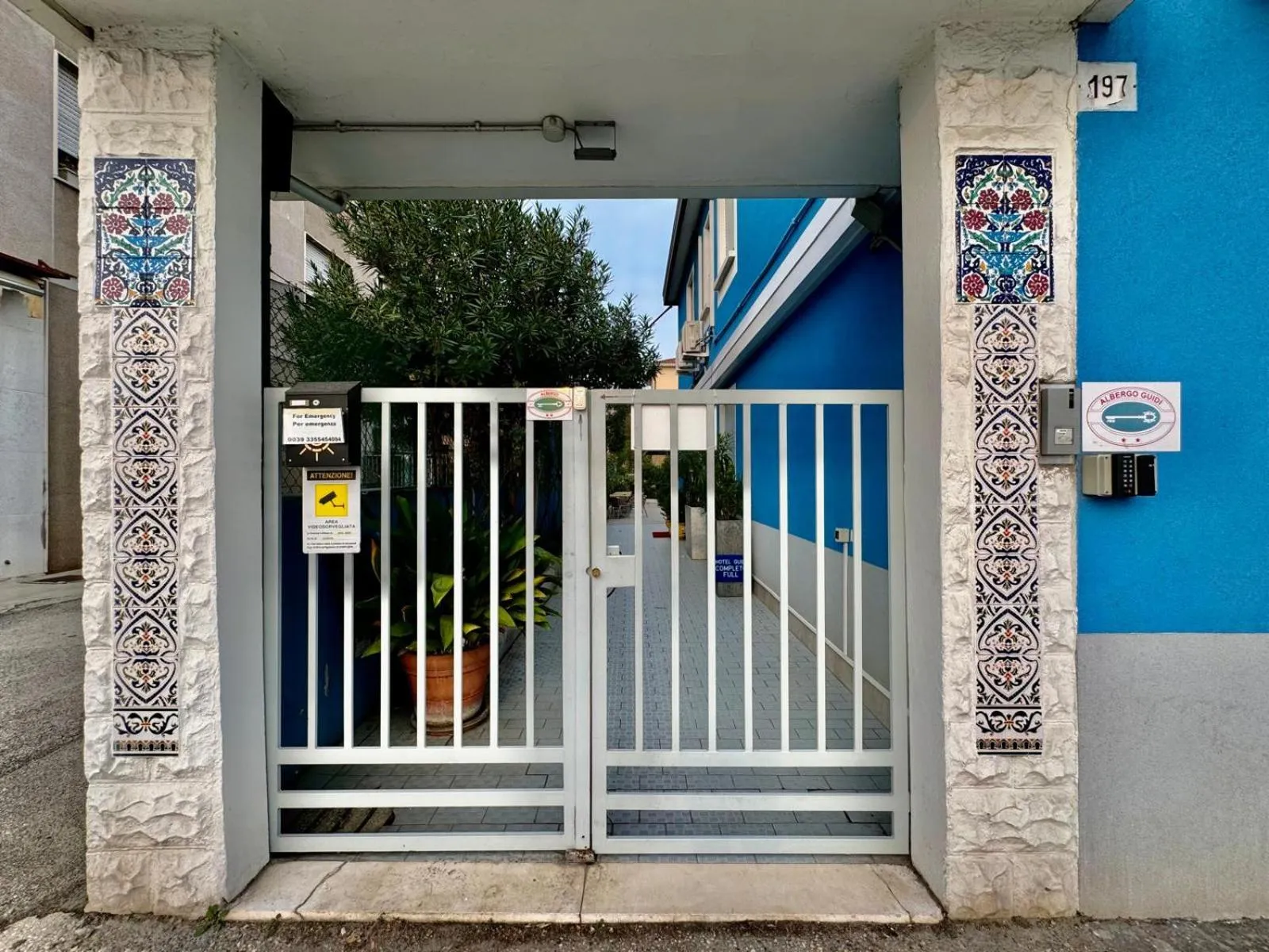 Facade/entrance in Hotel Guidi