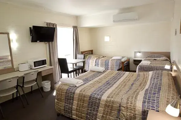 Family Room in Pioneer Motel Goondiwindi Family Room in Pioneer Motel Goondiwindi