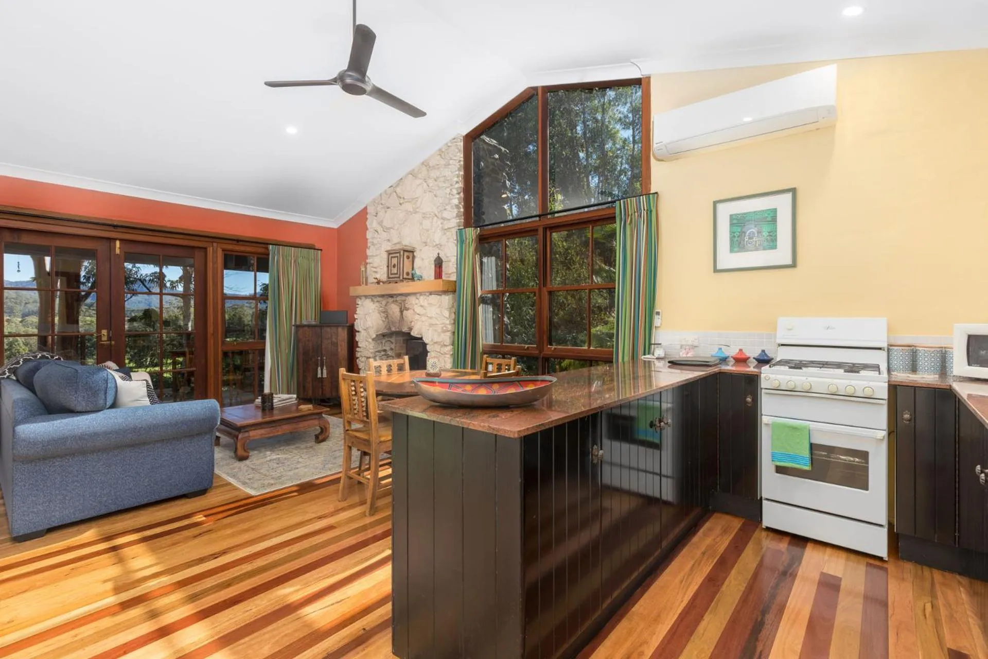 Kitchen or kitchenette in Friday Creek Retreat