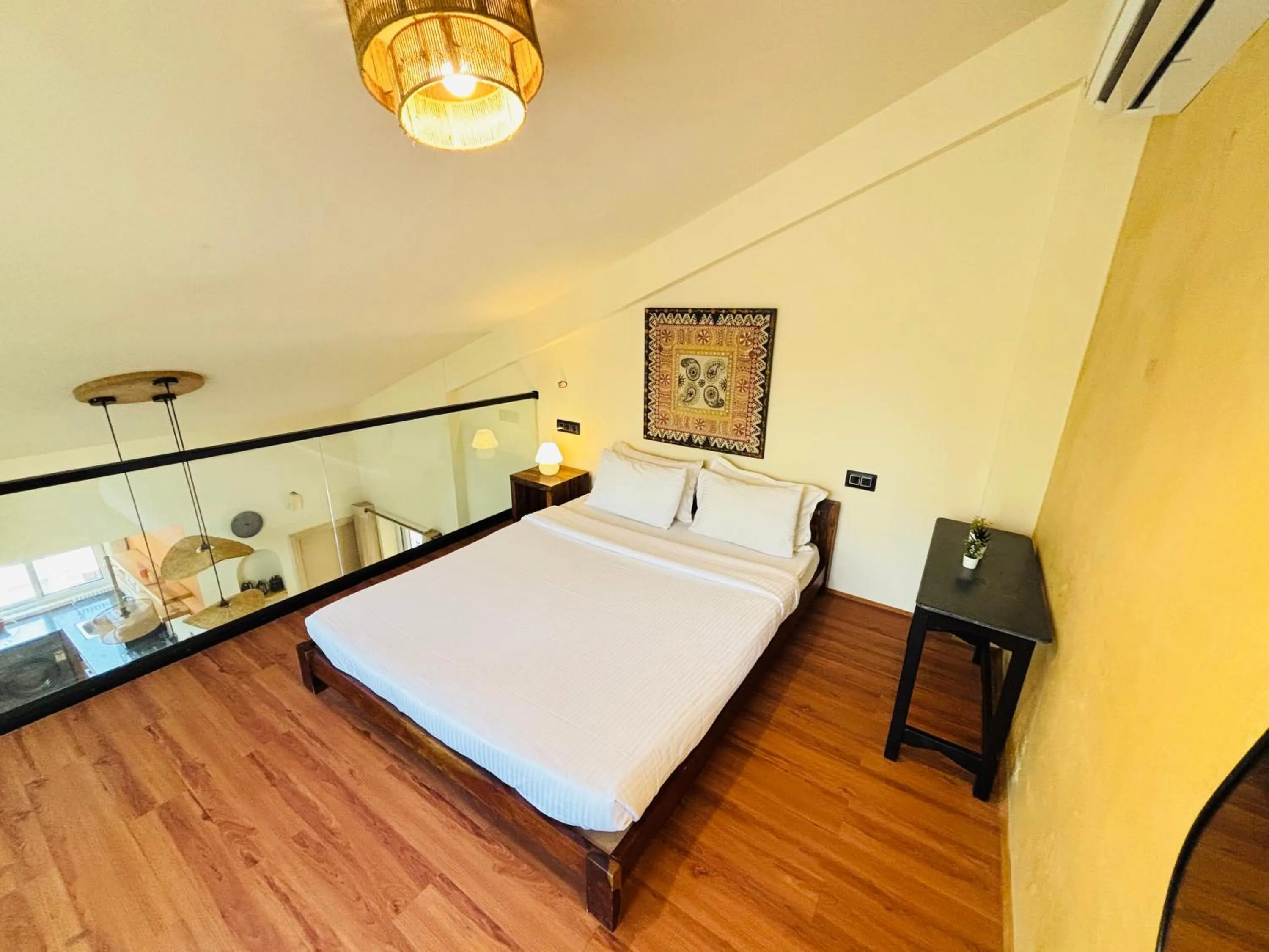 Bed in Rainforest Enclave, Arpora - 10 mins to Baga beach
