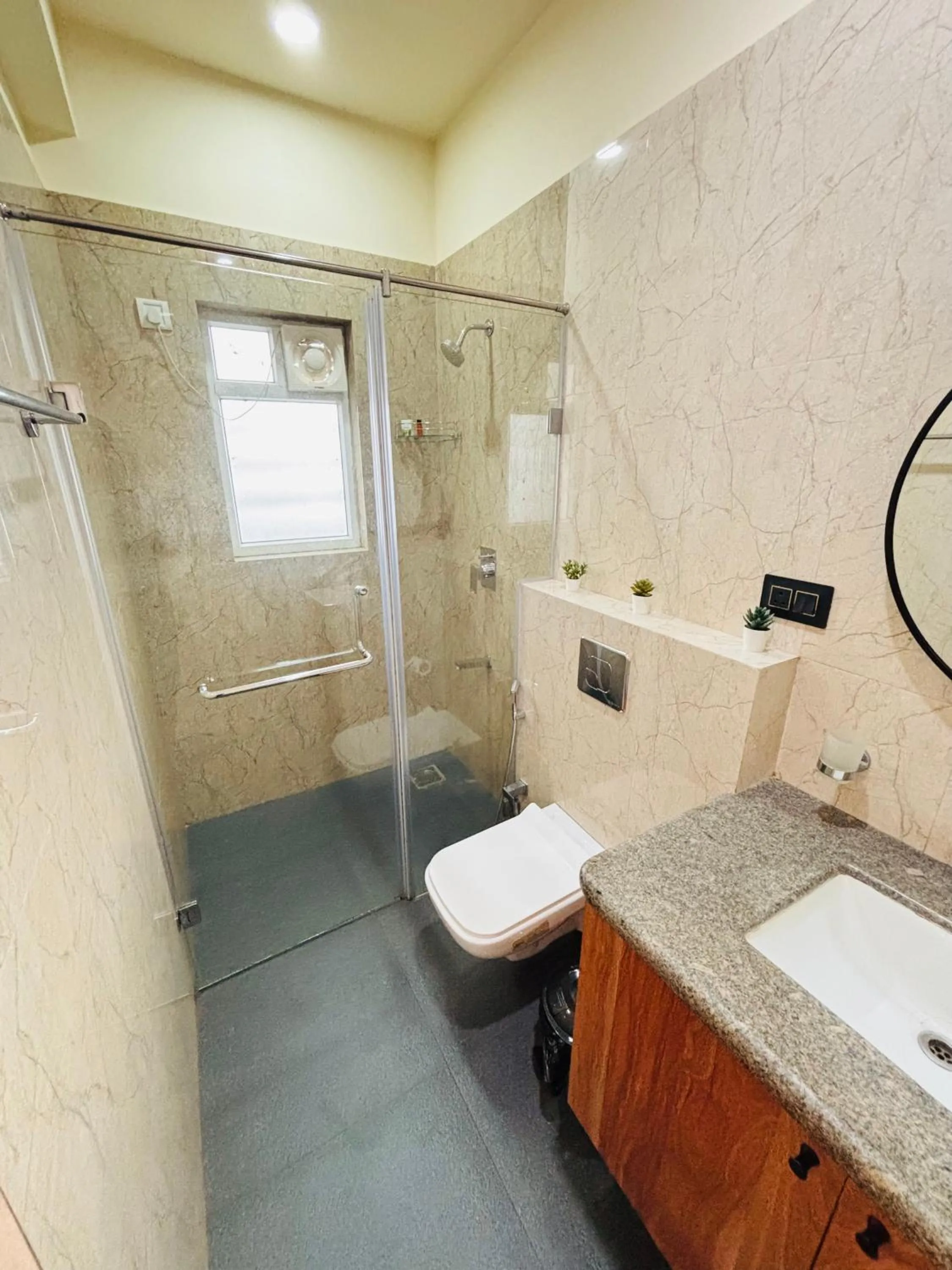 Bathroom in Rainforest Enclave, Arpora - 10 mins to Baga beach
