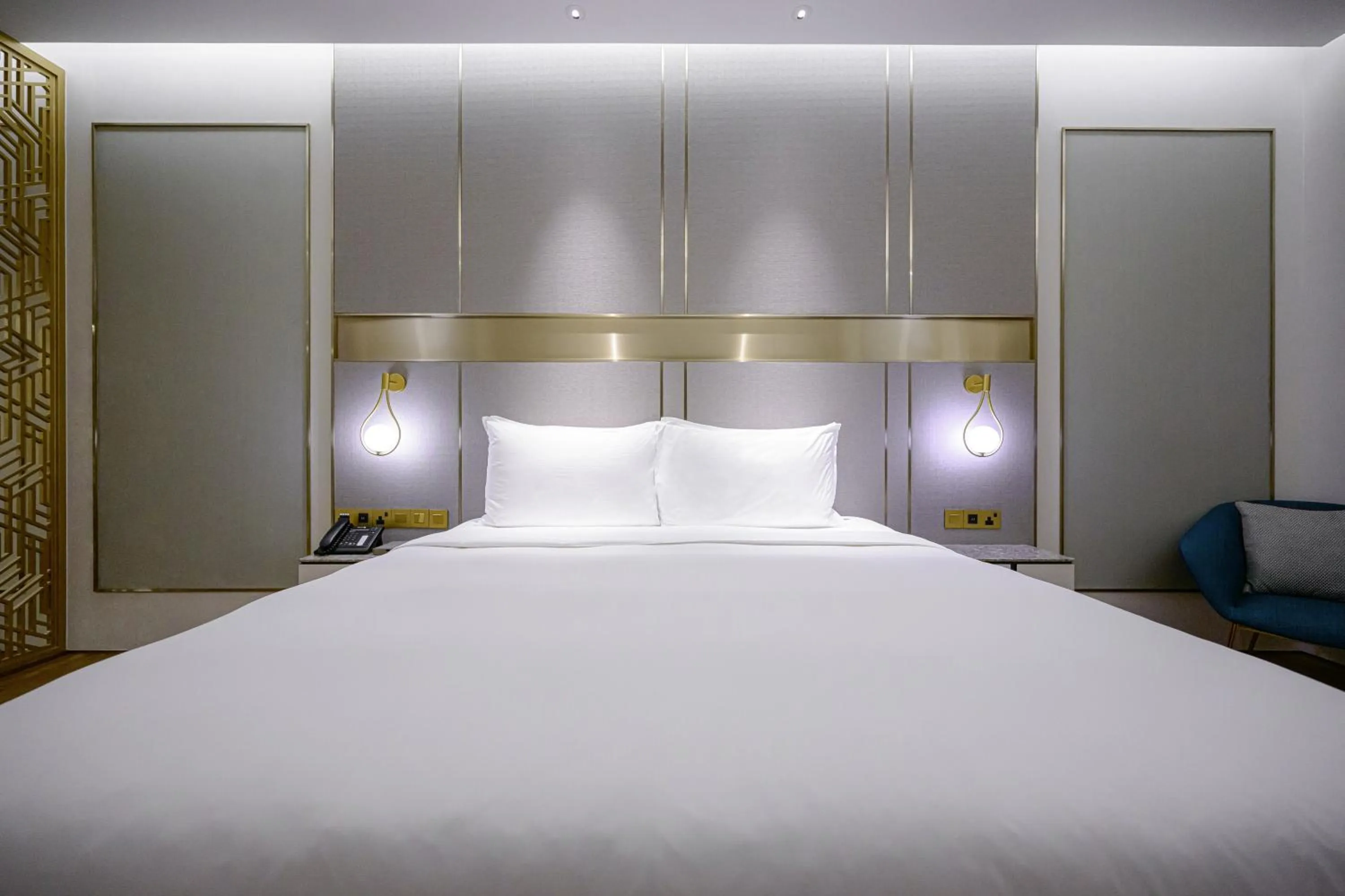 Bed in Resorts World Sentosa - Crockfords Tower