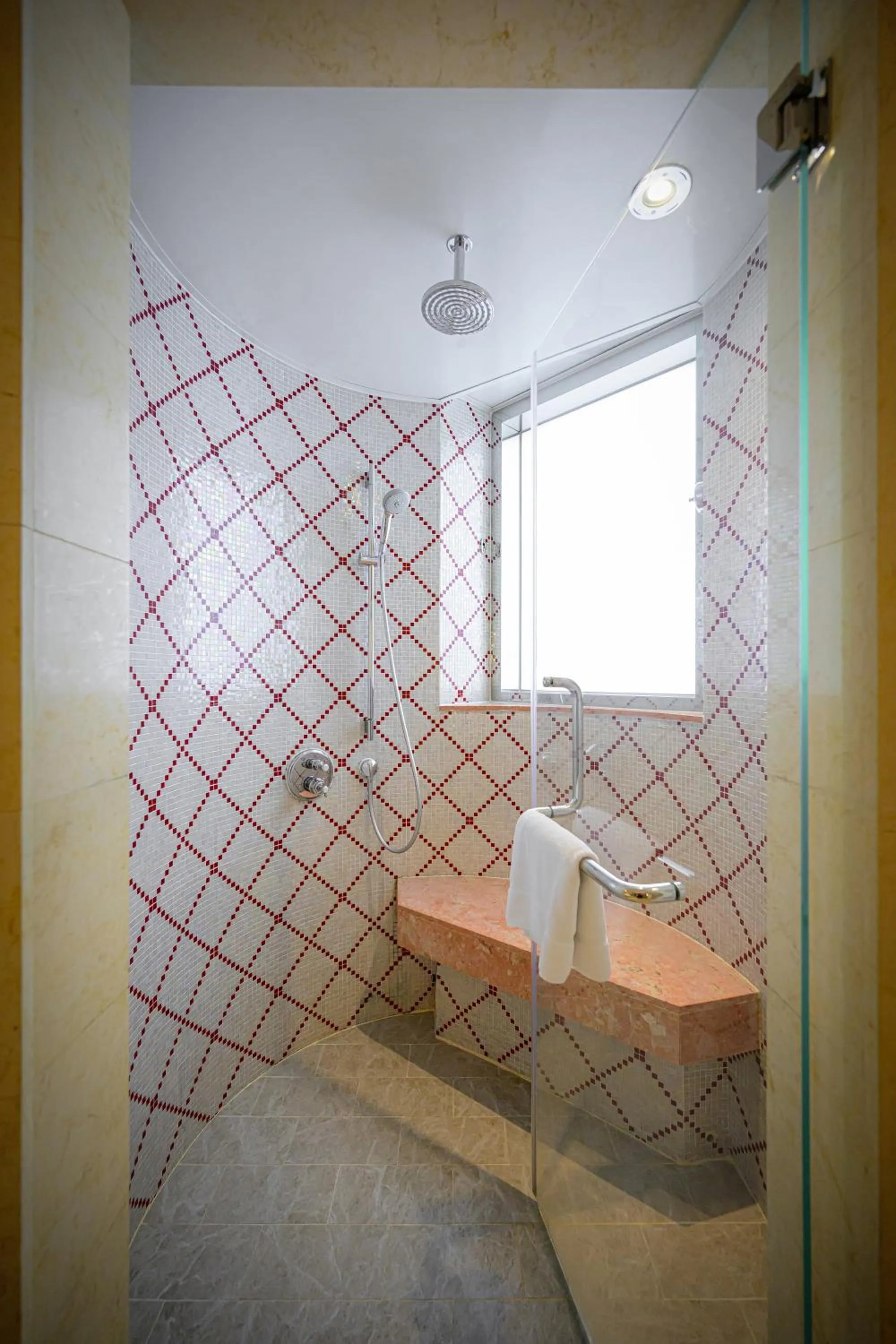 Shower in Resorts World Sentosa - Crockfords Tower