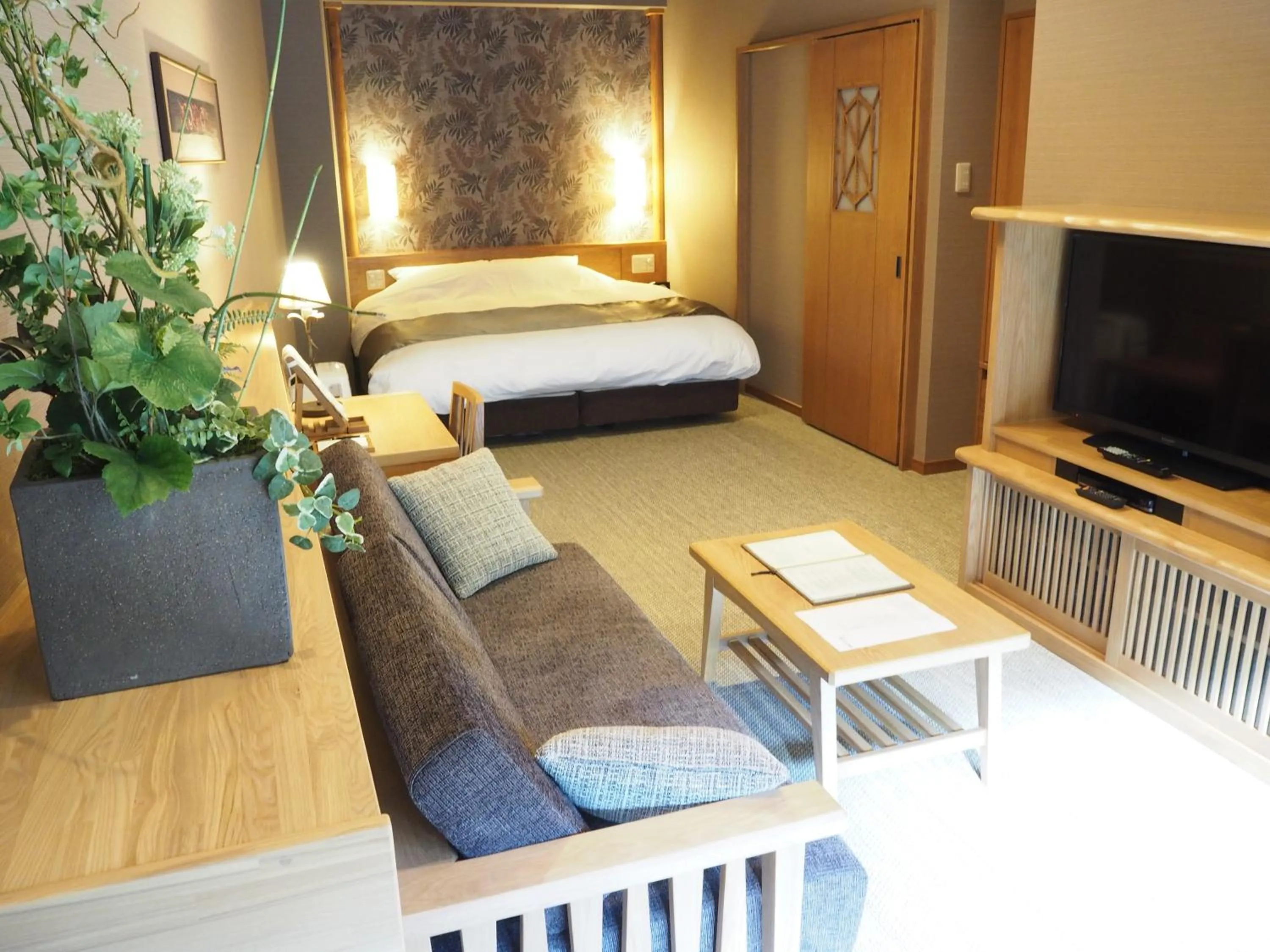 Photo of the whole room, Bed in La Vista Akangawa