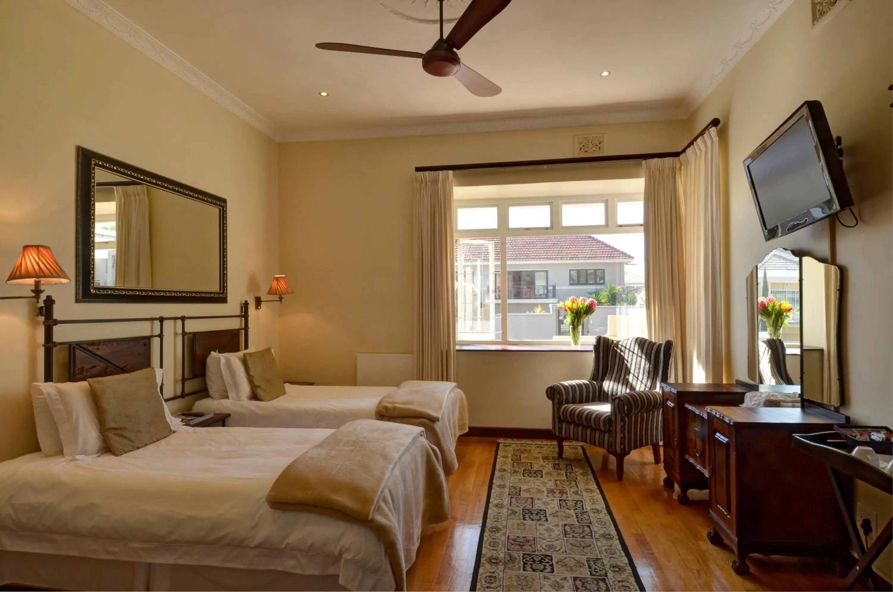 Bedroom, Bed in Sundown Manor Guest House