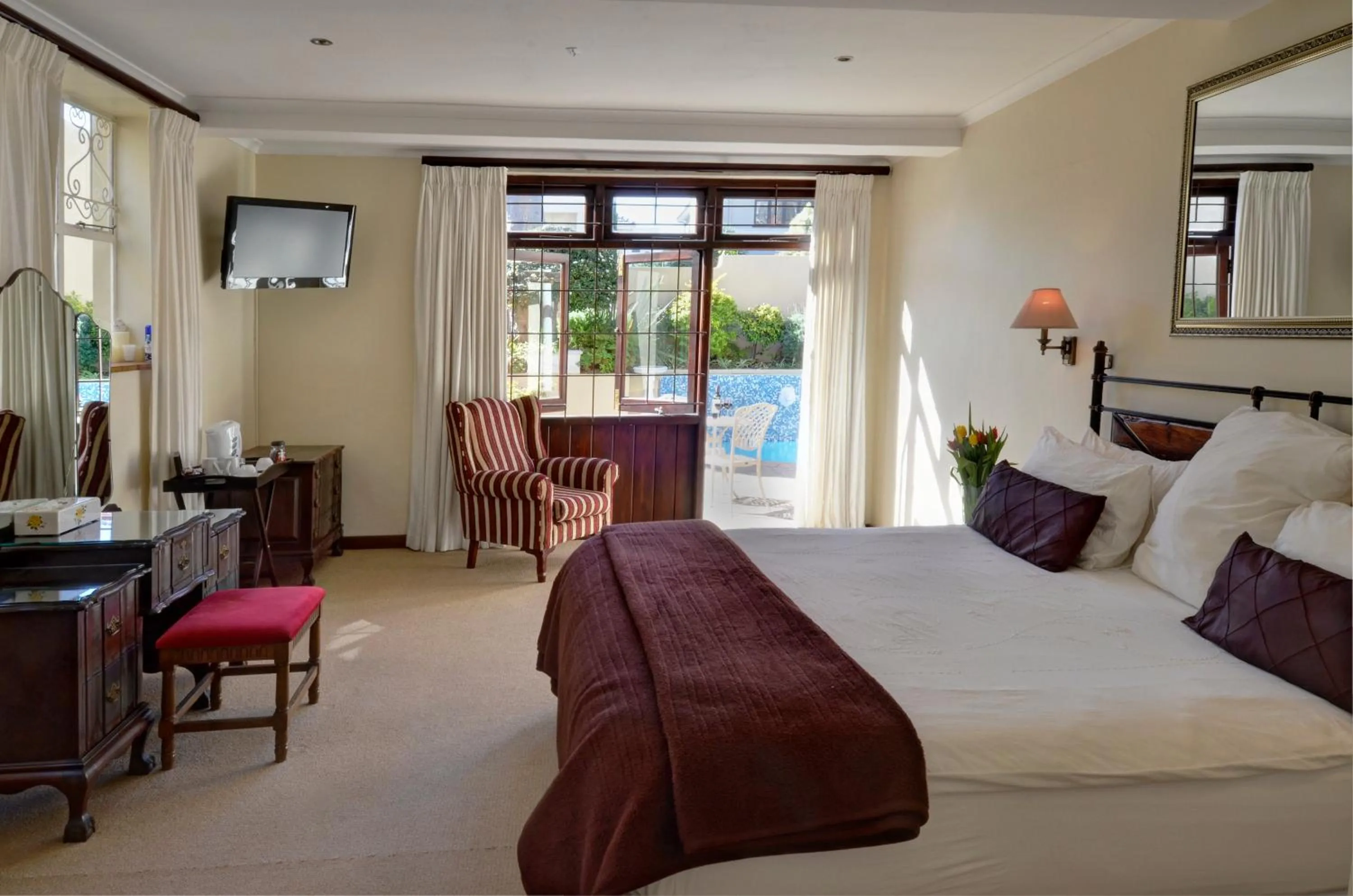 Bedroom, Bed in Sundown Manor Guest House